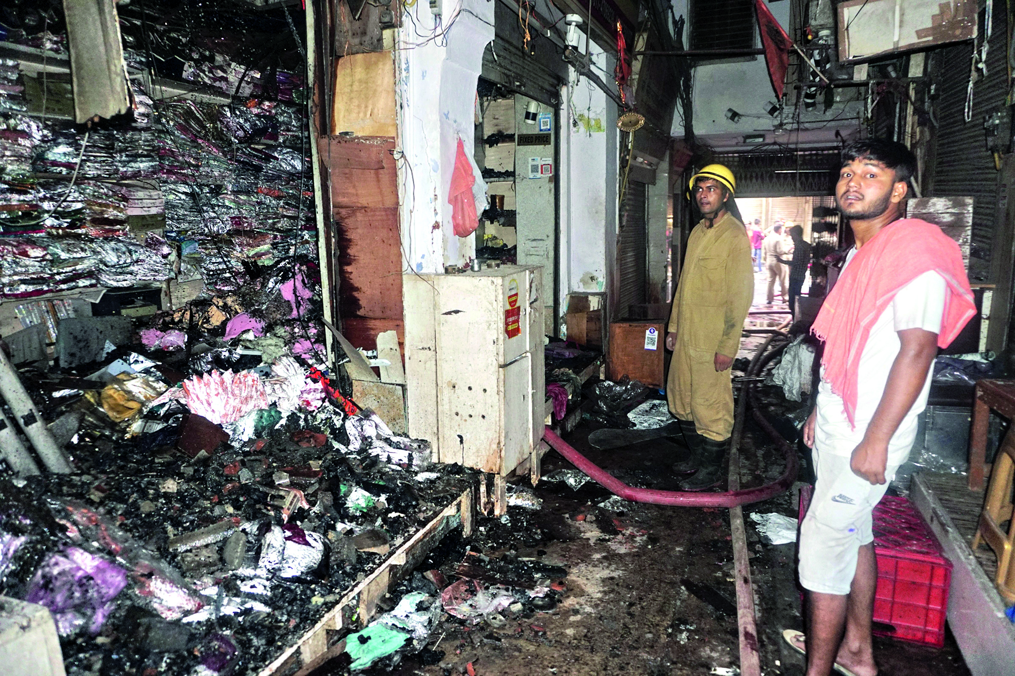 Over 110 shops gutted in Chandni Chowk blaze Over 110 shops gutted in Chandni Chowk blaze