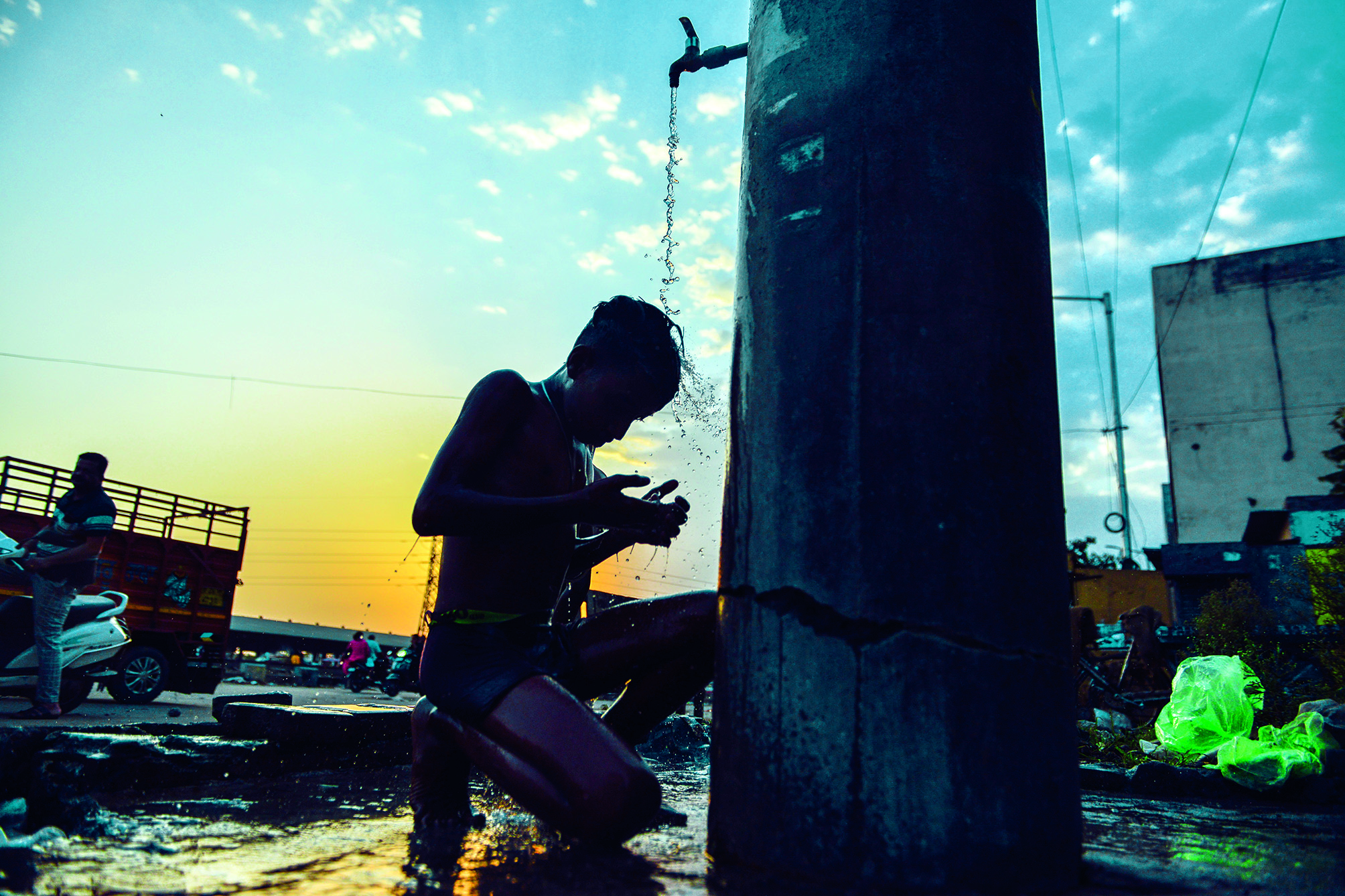 IMD predicts heavy rainfall in northeast, heatwave in north India IMD predicts heavy rainfall in northeast, heatwave in north India