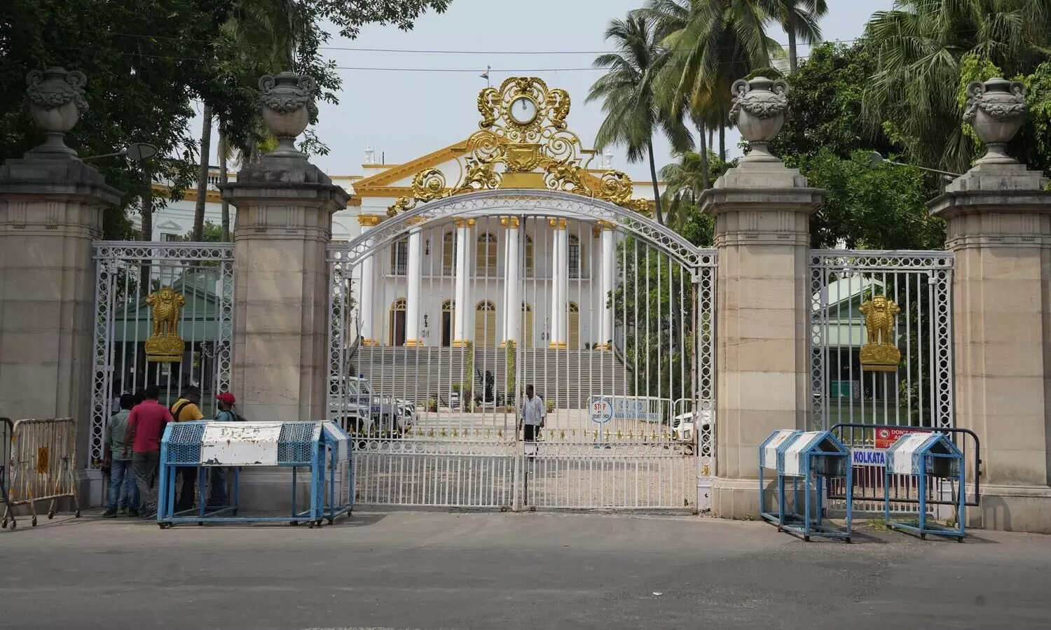 Bengal Guv evicts on-duty personnel of Kolkata Police from Raj Bhavan