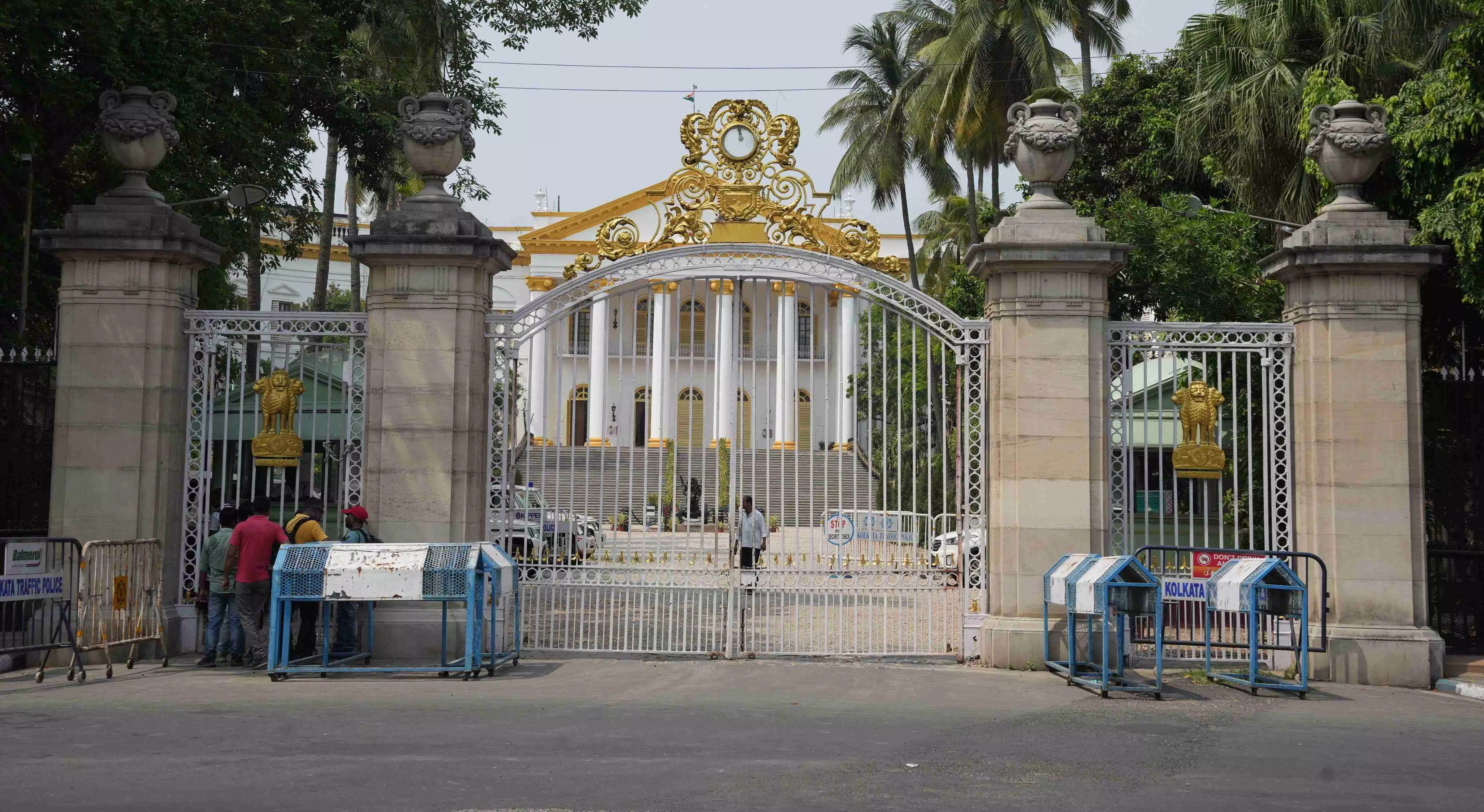 Bengal Guv evicts on-duty personnel of Kolkata Police from Raj Bhavan