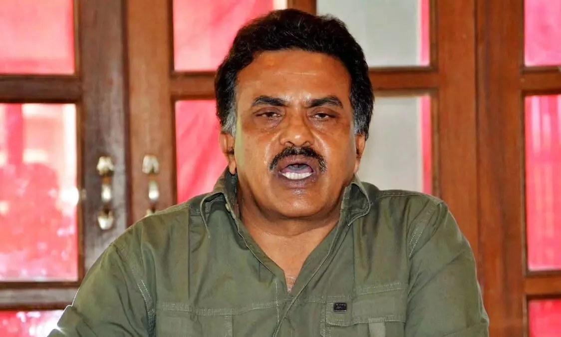 Nirupam calls for apologies from Rahul, Aaditya over controversial EVM claims