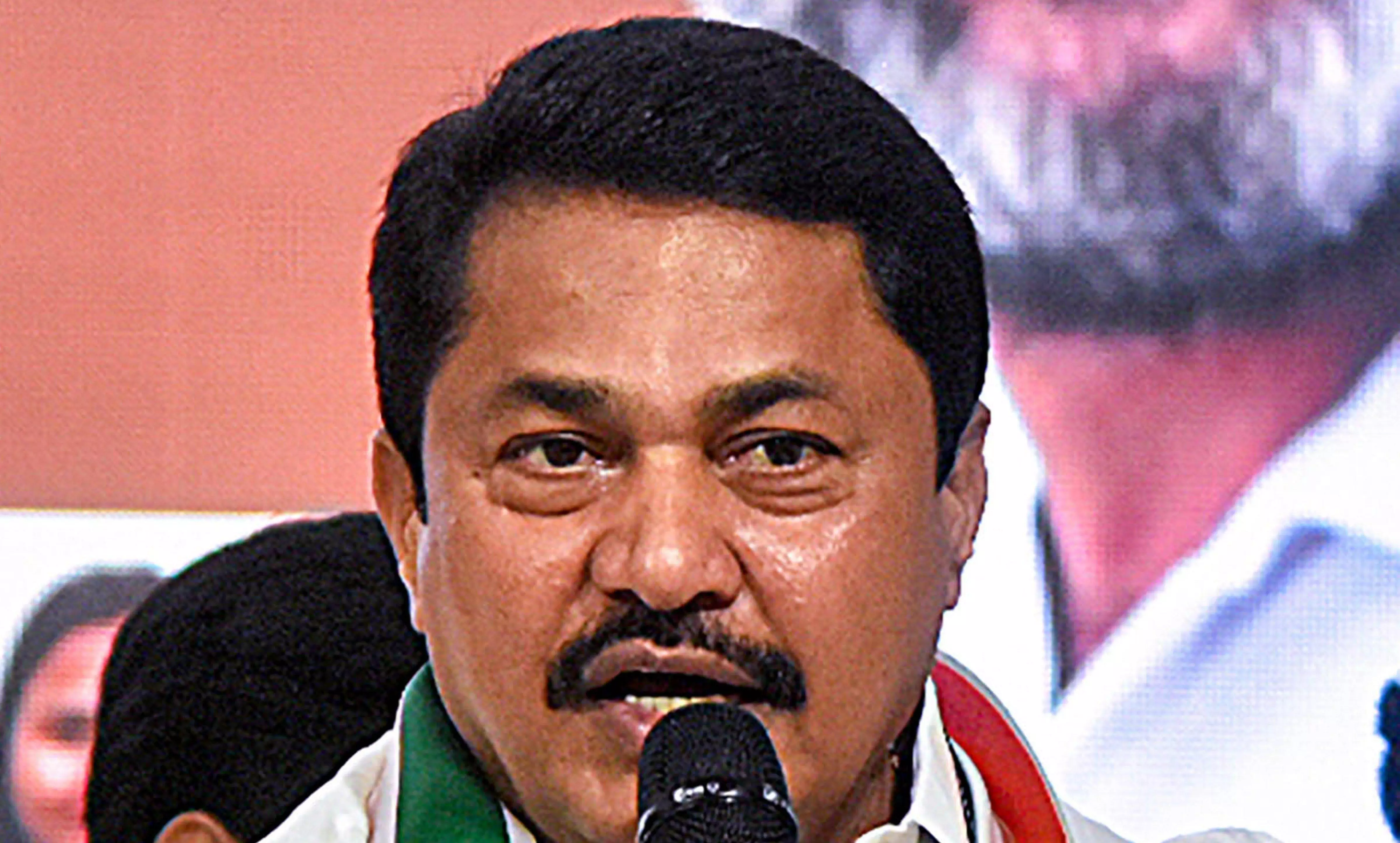Video of worker washing Maharashtra Cong Chief Patoles feet sparks row