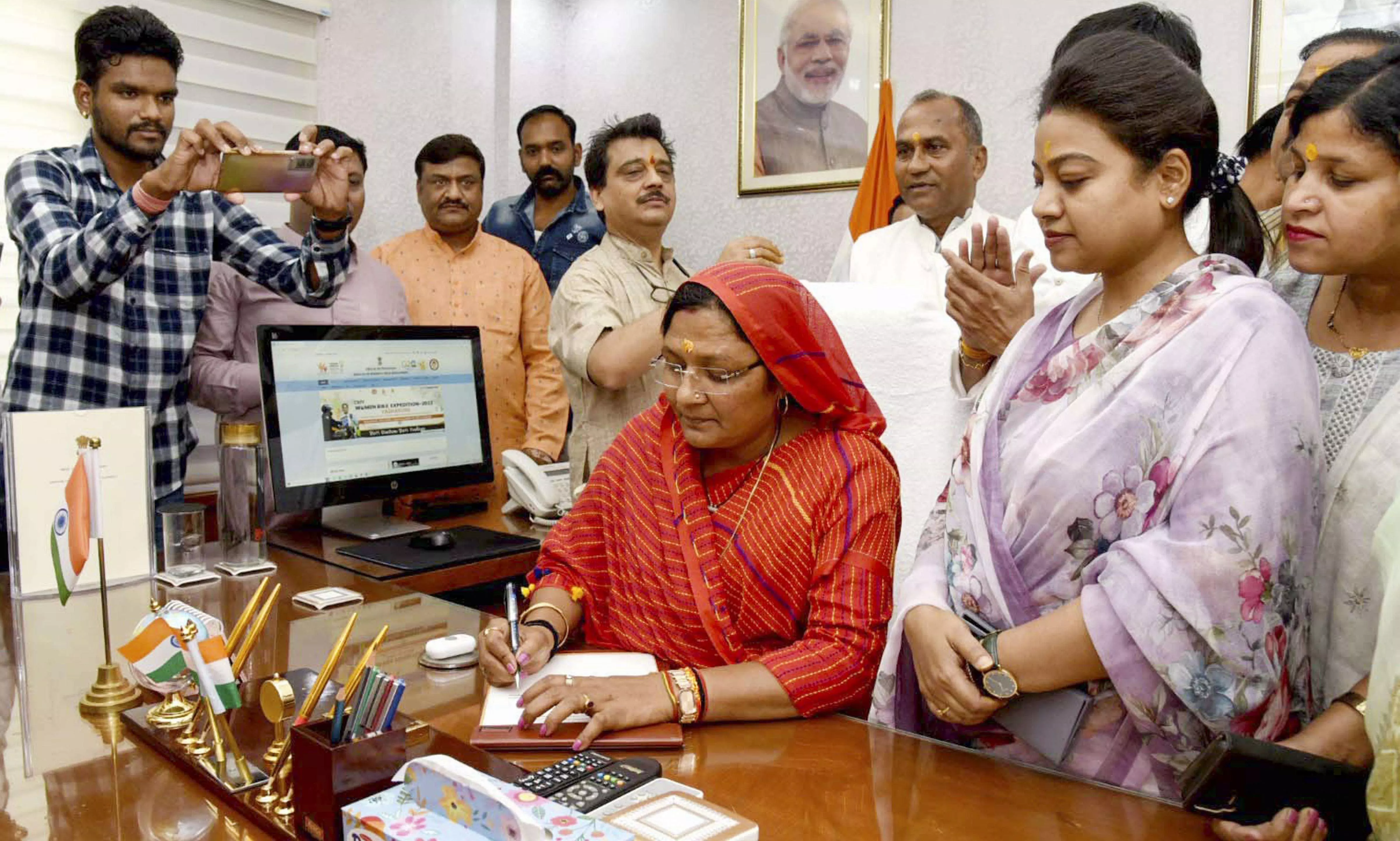 Union Ministers Beti Padhao Hindi error sparks opposition criticism Union Ministers Beti Padhao Hindi error sparks opposition criticism