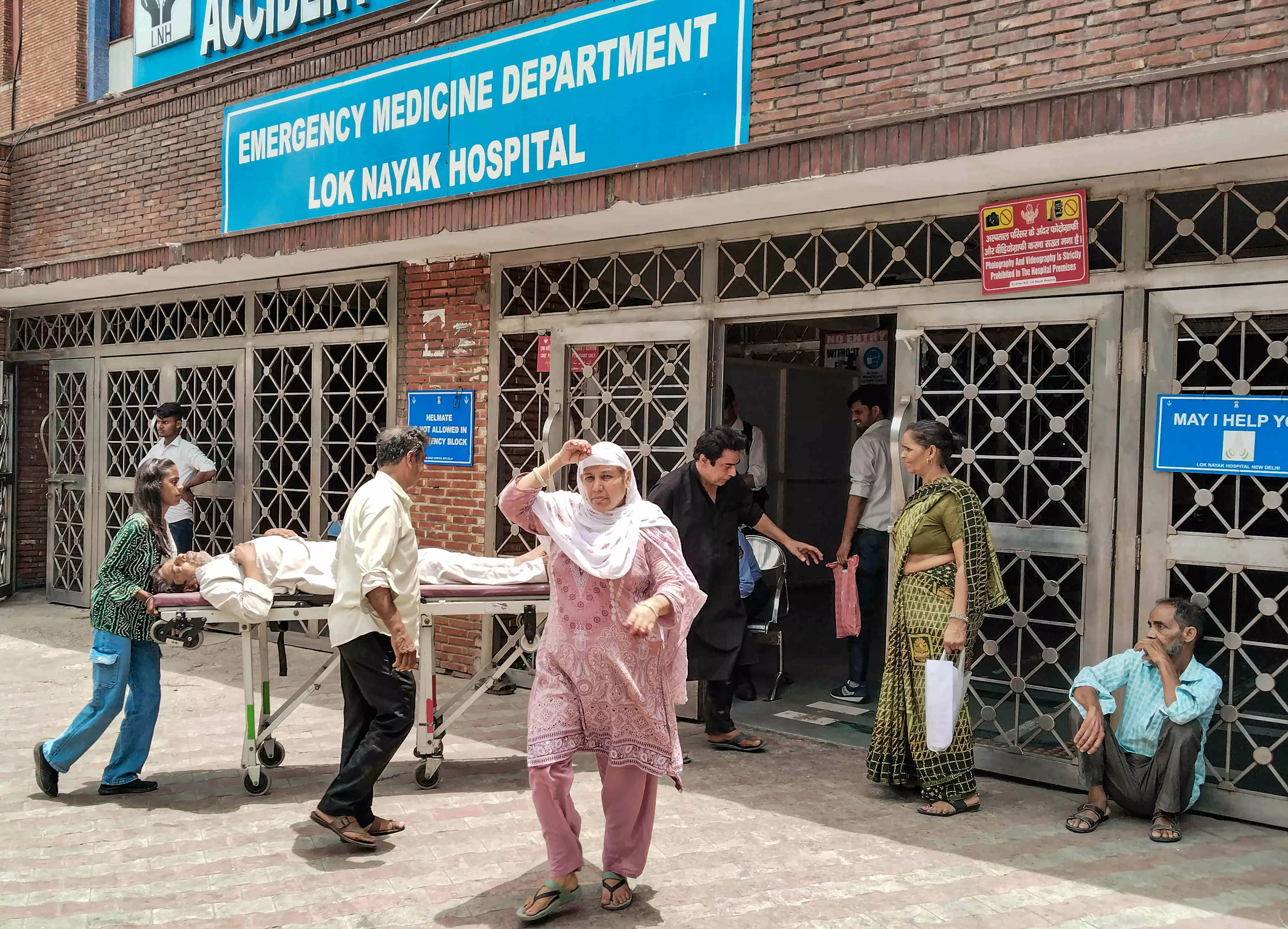 20 dead in Delhi heatwave, sharp rise in heatstroke cases 20 dead in Delhi heatwave, sharp rise in heatstroke cases
