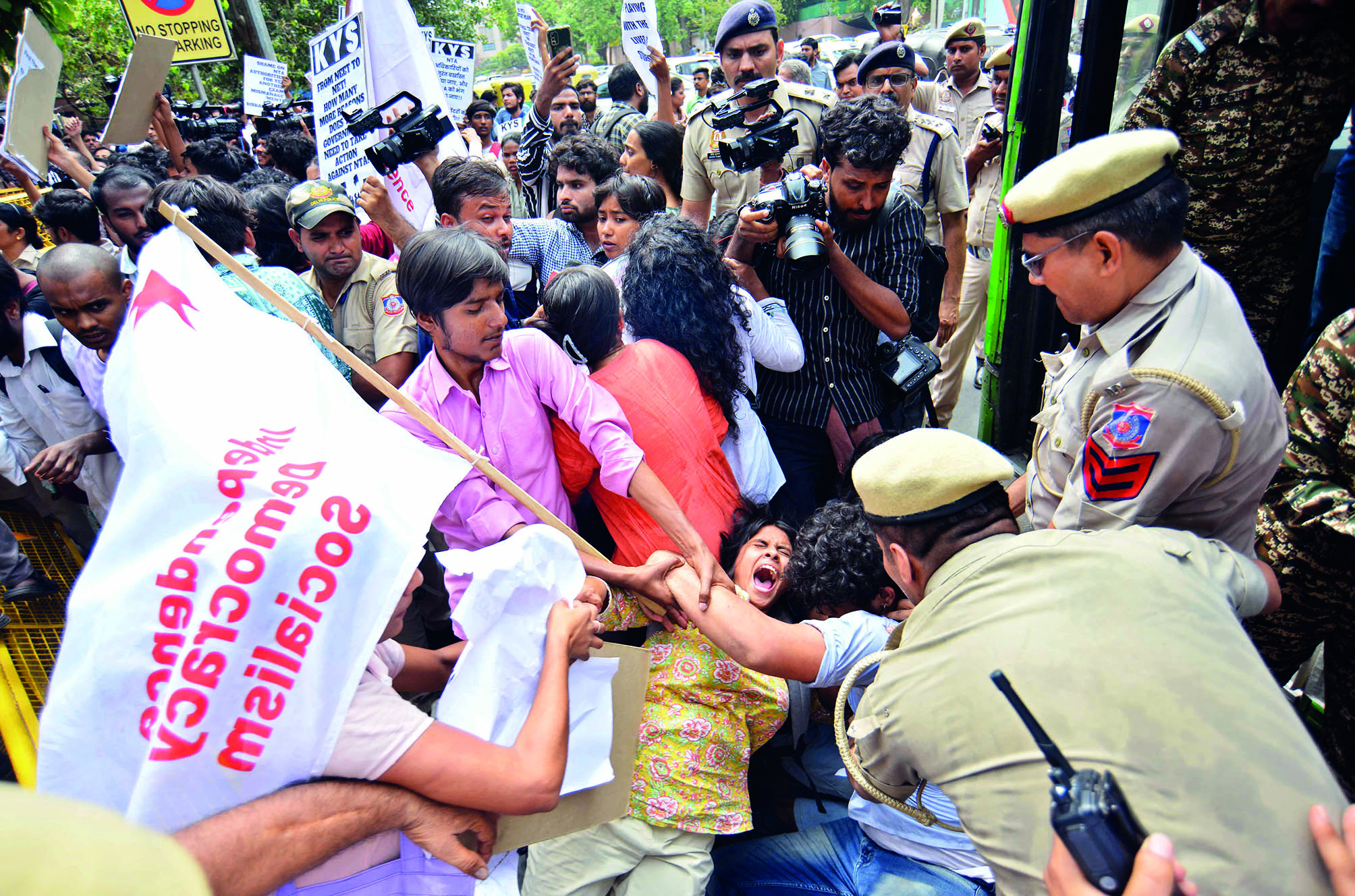 Students detained protesting outside MoE, Pradhan’s residence