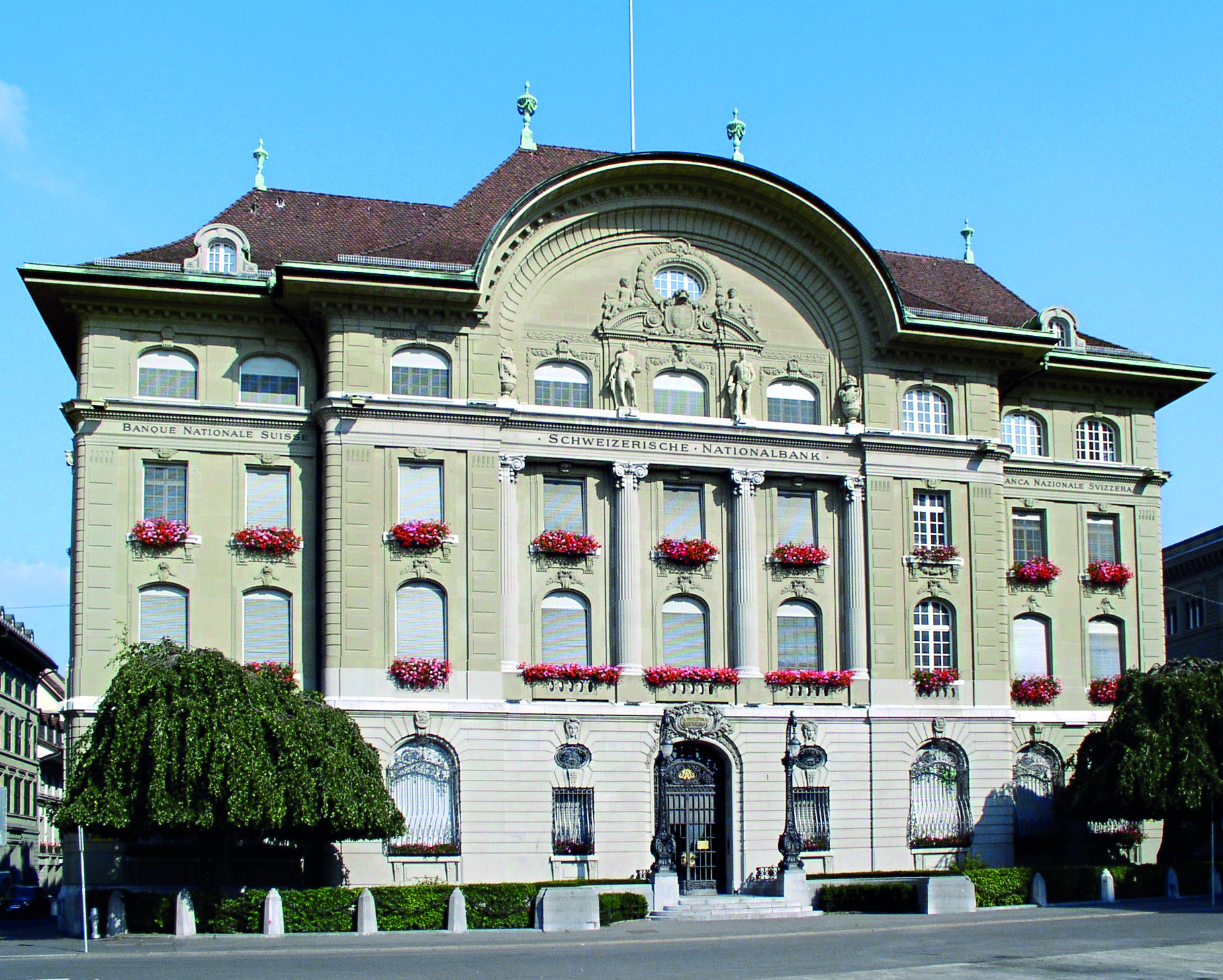 Indians’ funds in Swiss banks fall 70% to 4-year low of `9,771 crore Indians’ funds in Swiss banks fall 70% to 4-year low of `9,771 crore