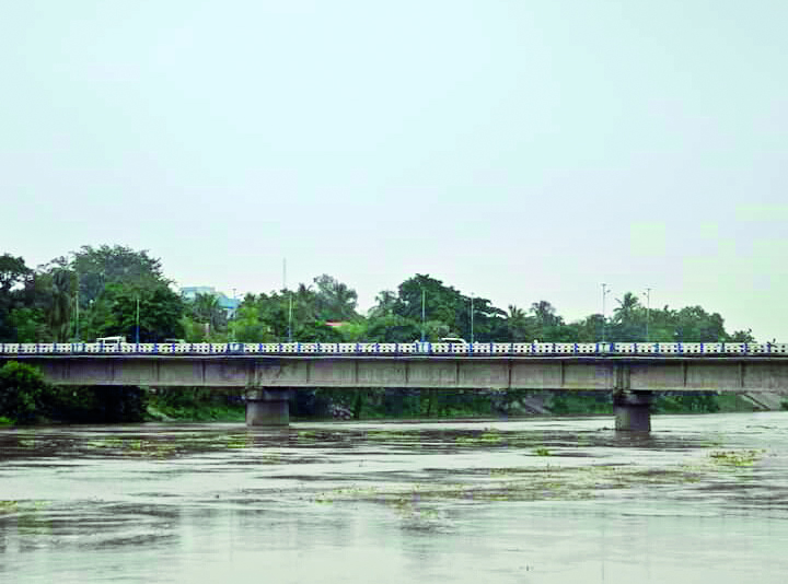Water level of Atreyee and Punarbhaba rivers surges