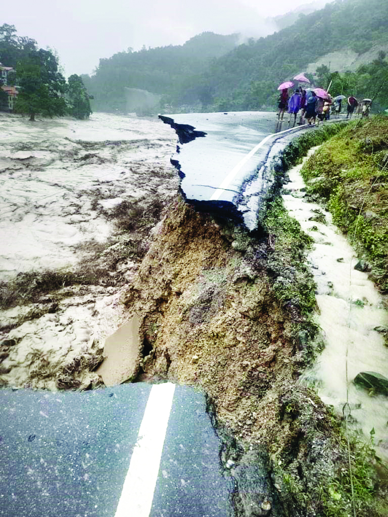 Irrigation dept contemplates dredging Teesta post monsoons