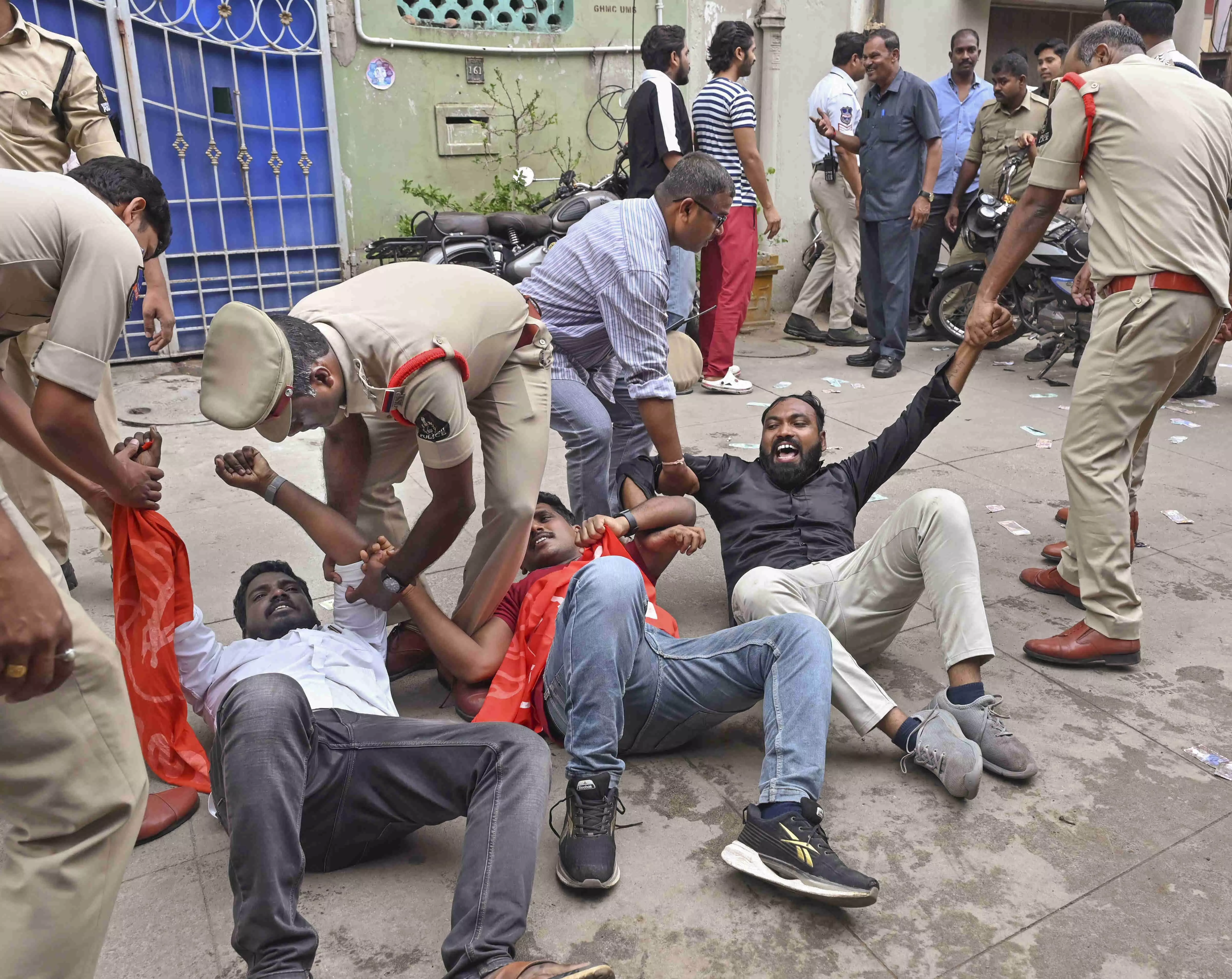 CBI takes over probe into irregularities in NEET-UG; FIR registered CBI takes over probe into irregularities in NEET-UG; FIR registered