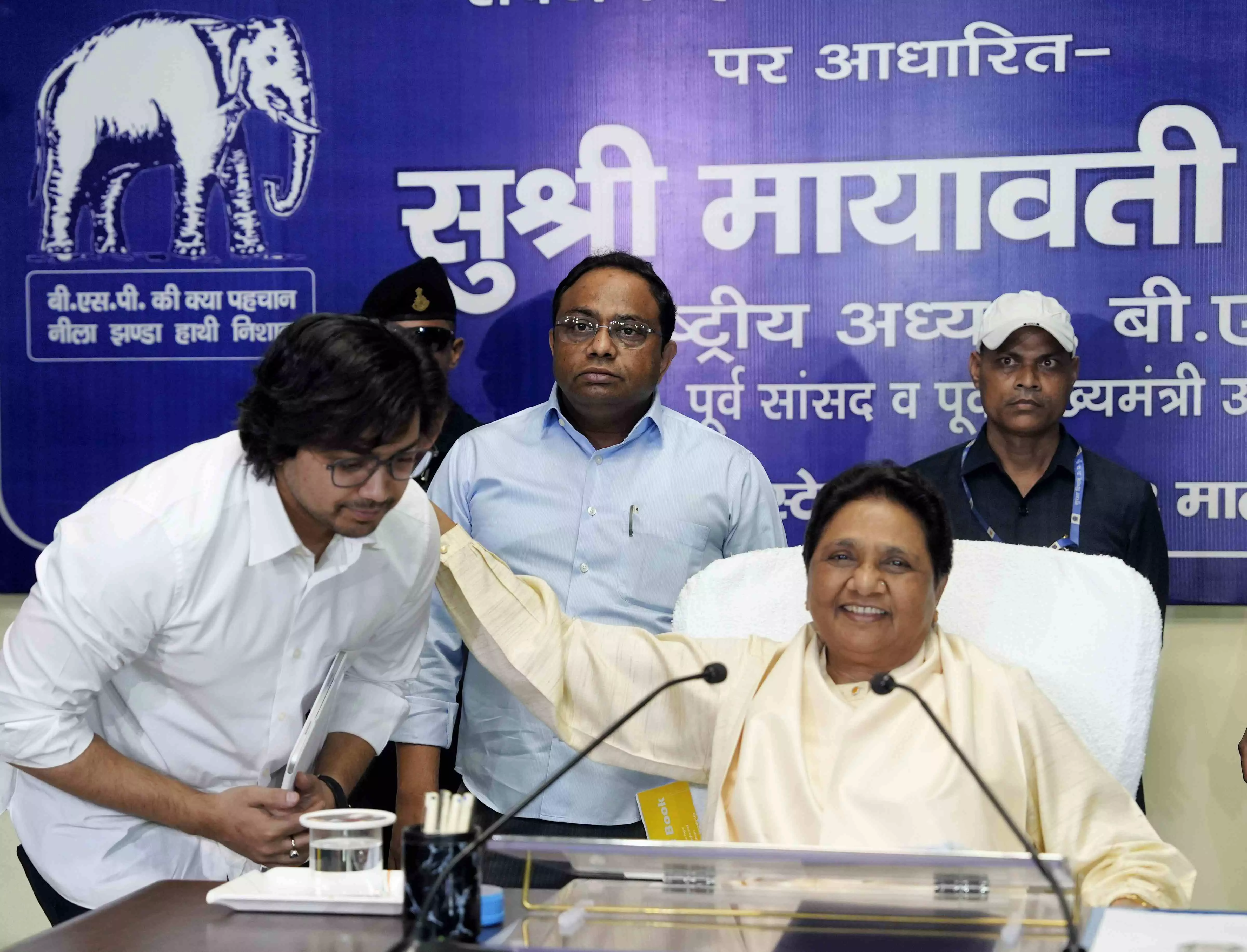 Mayawati declares nephew successor again, revokes earlier decision