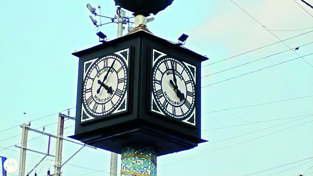 GPS-controlled clock at Balurghat bus stand malfunctions