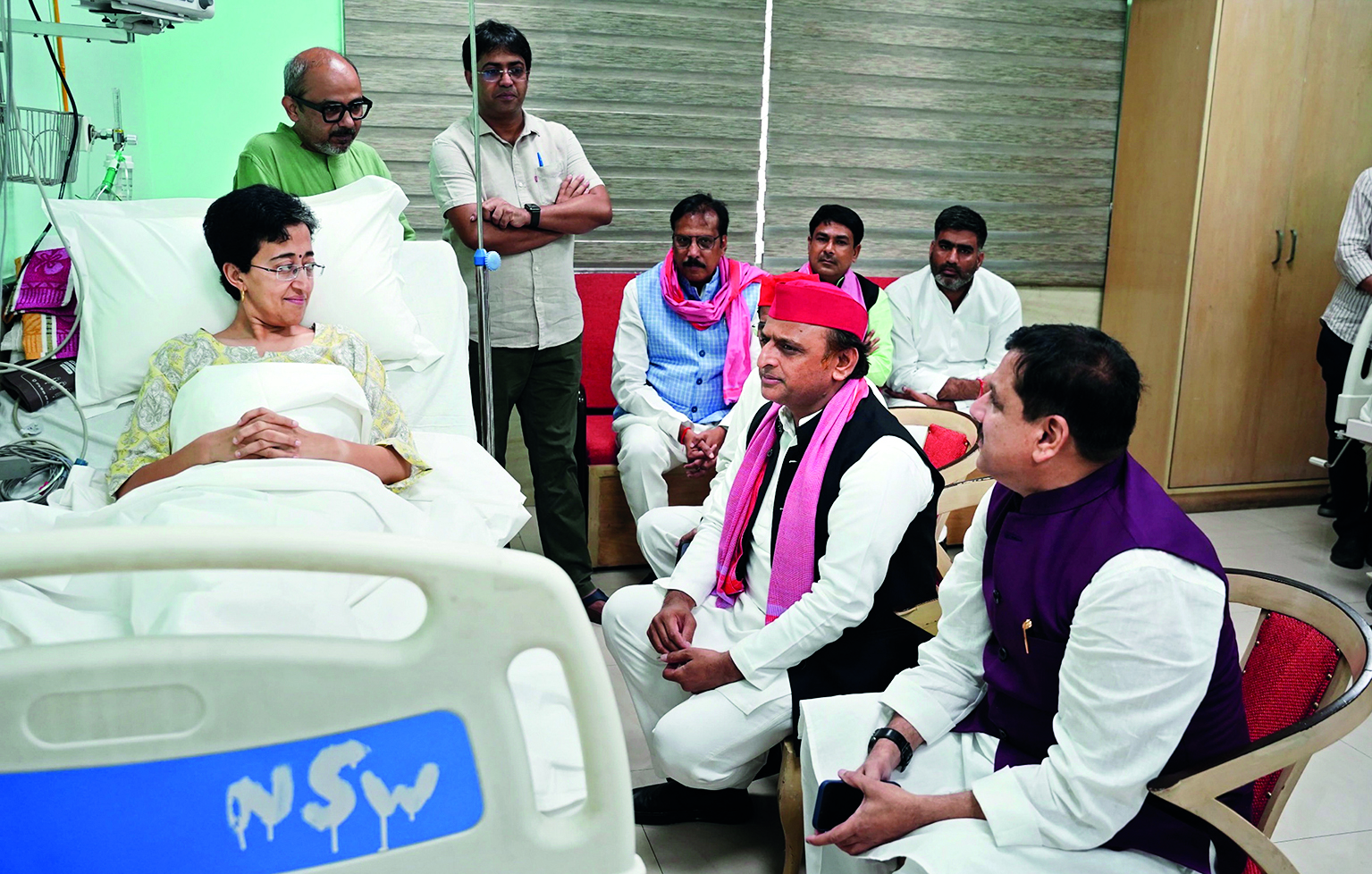 Centre discriminated   against Delhi govt the   most: Akhilesh Yadav