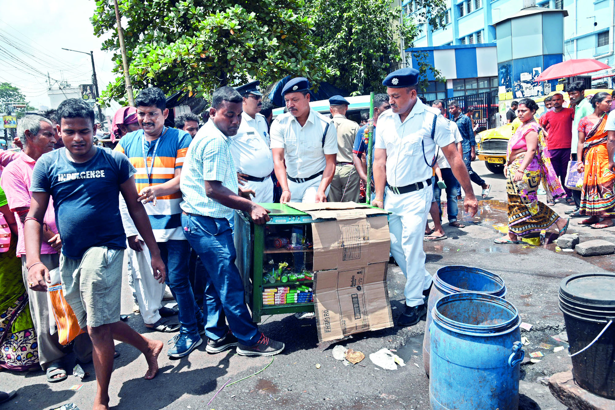 Day 2: Anti-encroachment  drives continue across city Day 2: Anti-encroachment  drives continue across city