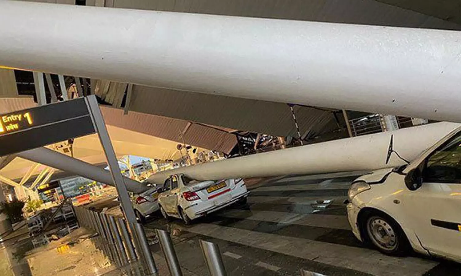 Flight operations suspended at Delhi airport T1 after roof collapse; one killed, six injured