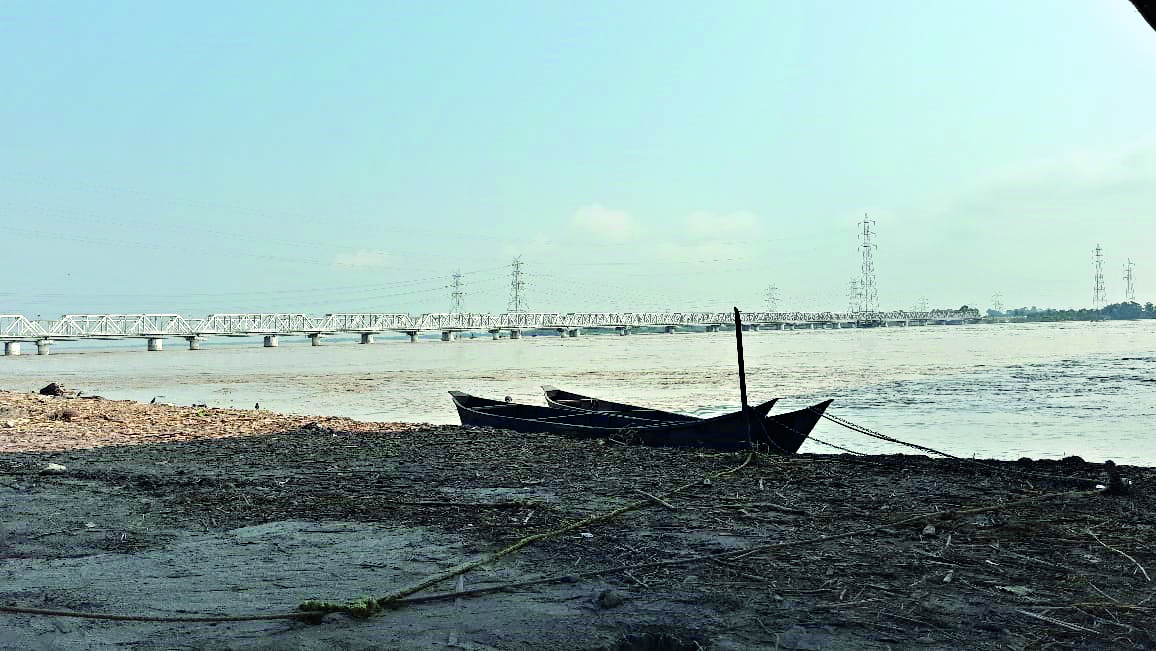 Continuous rainfall in Sikkim, hilly areas leads to huge silt accumulation in Teesta