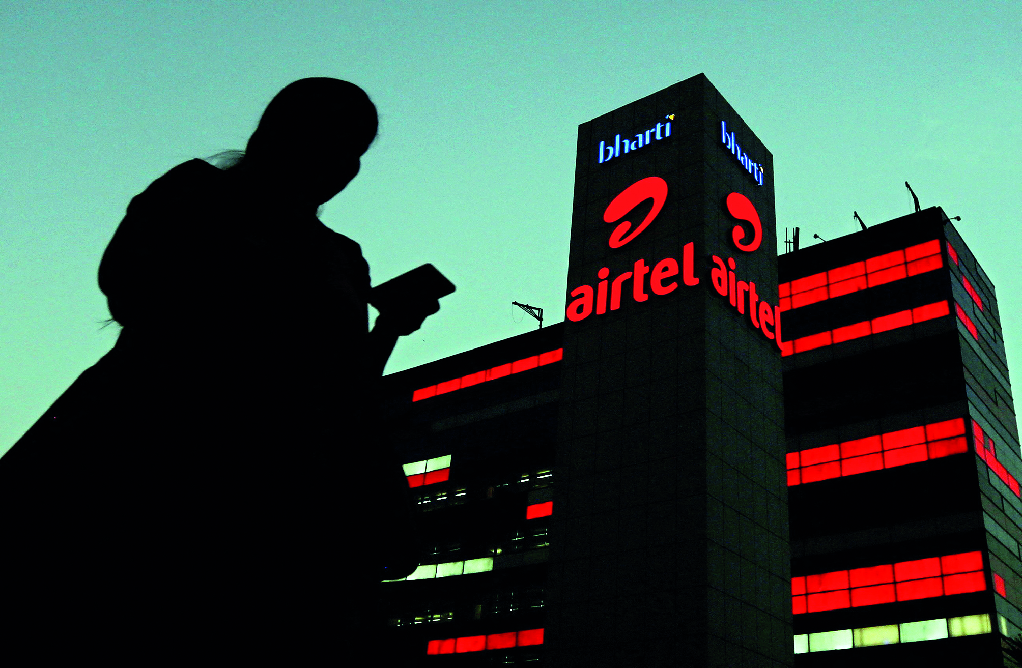 After Jio, Bharti Airtel announces 10-21% increase in mobile tariffs