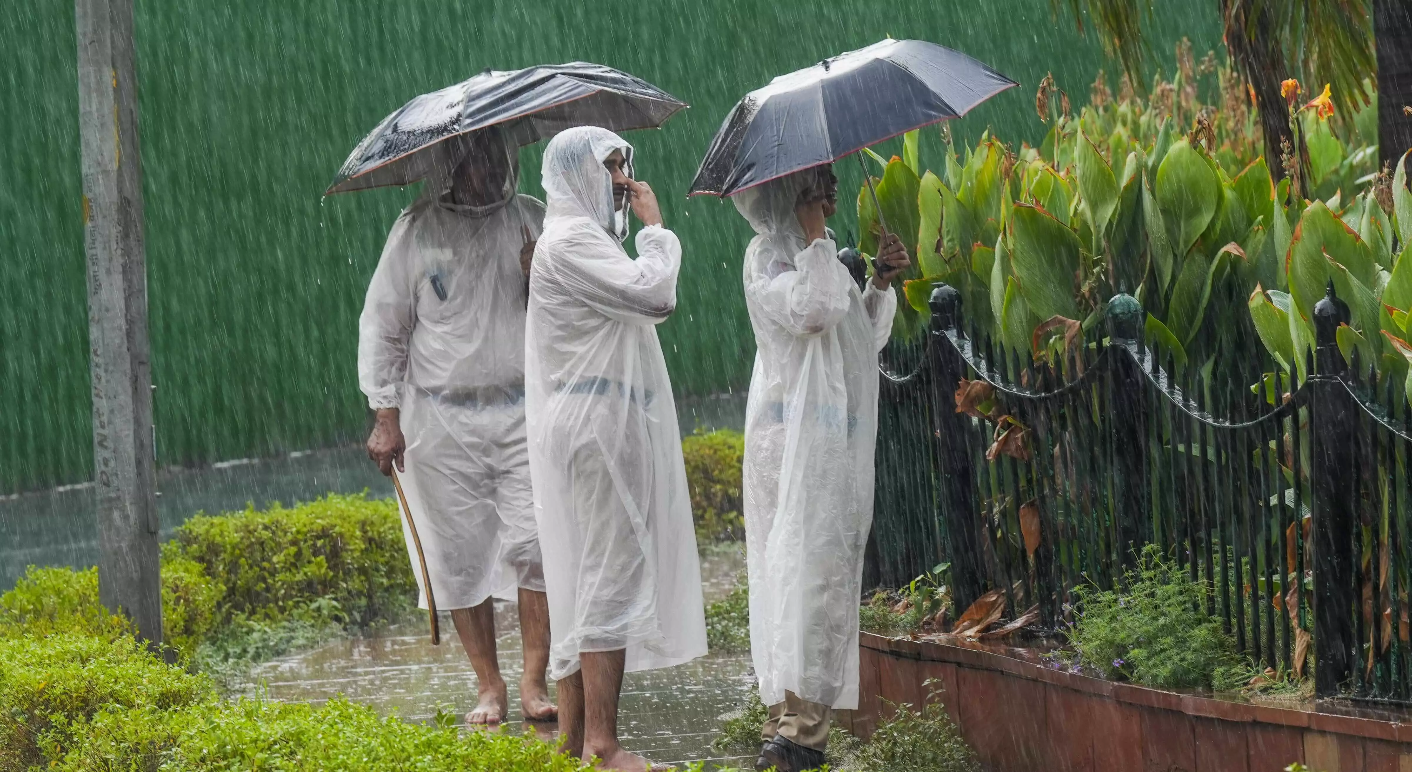 Heavy rain likely in Delhi over next few days, IMD issues orange alert Heavy rain likely in Delhi over next few days, IMD issues orange alert