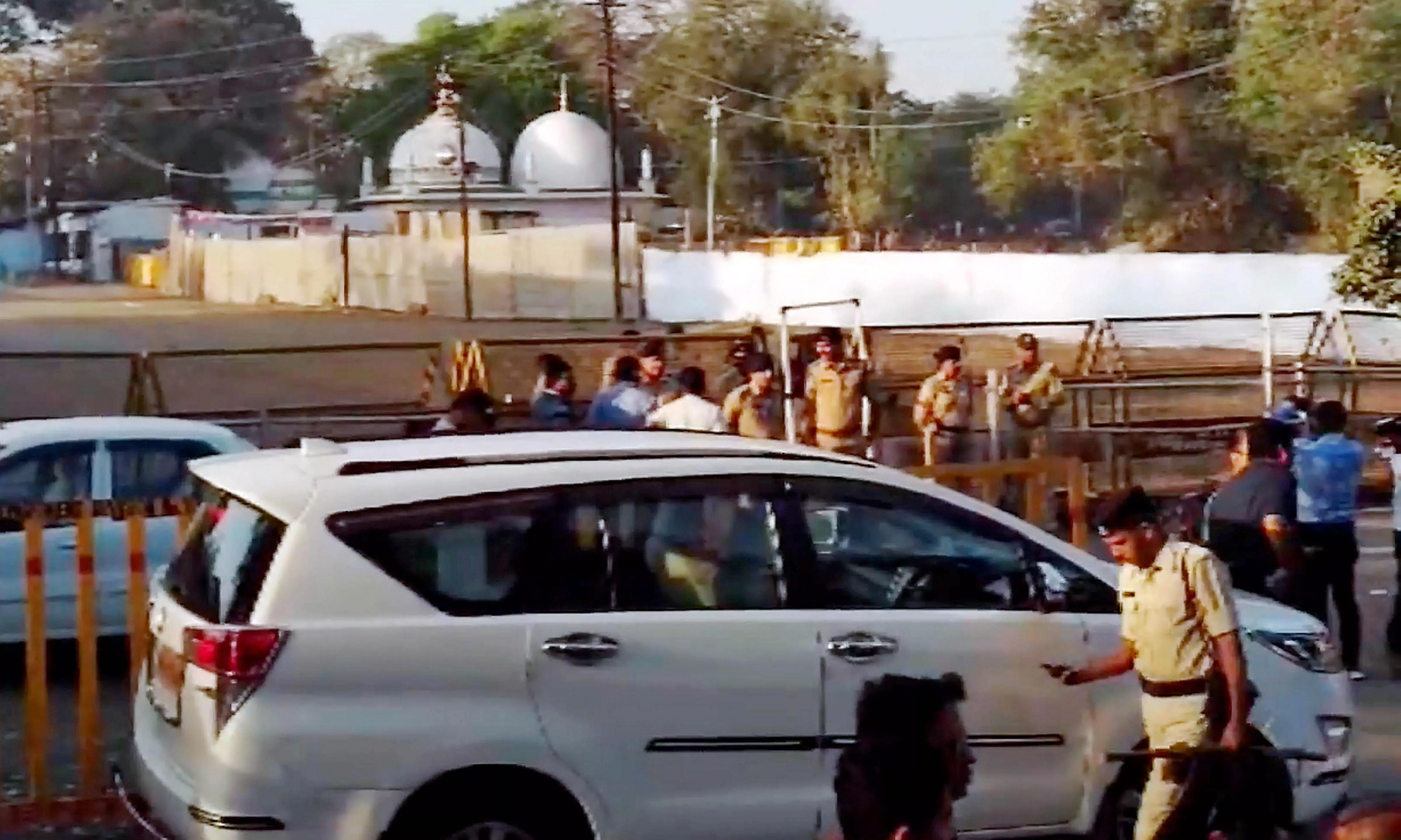 Plea in HC seeks right to worship in MPs Bhojshala for Jain community