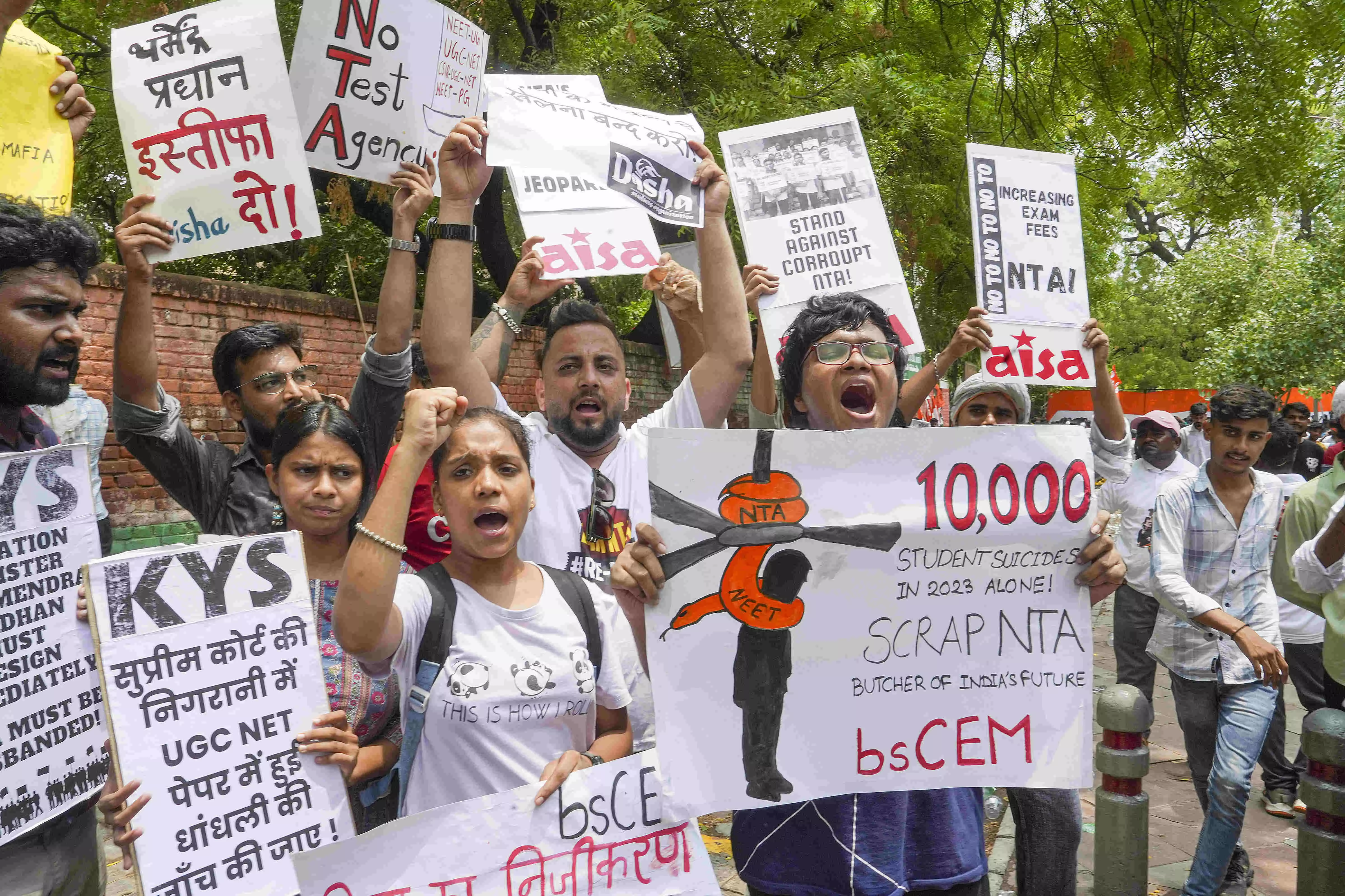 NEET-UG leak case: CBI arrests co-conspirator from Jharkhands Dhanbad