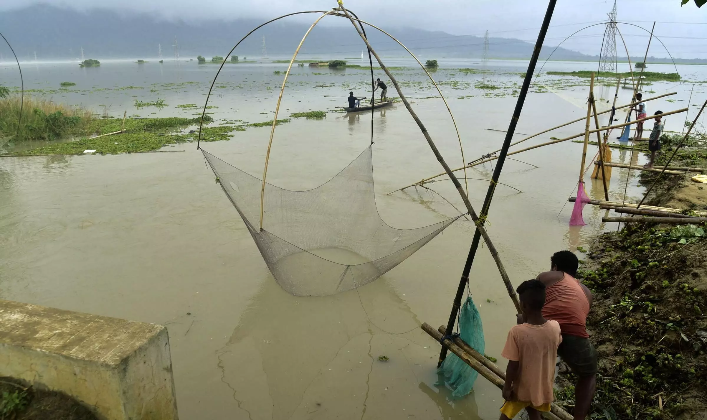 Assam flood situation deteriorates, 16.50 lakh people affected in 29 districts Assam flood situation deteriorates, 16.50 lakh people affected in 29 districts