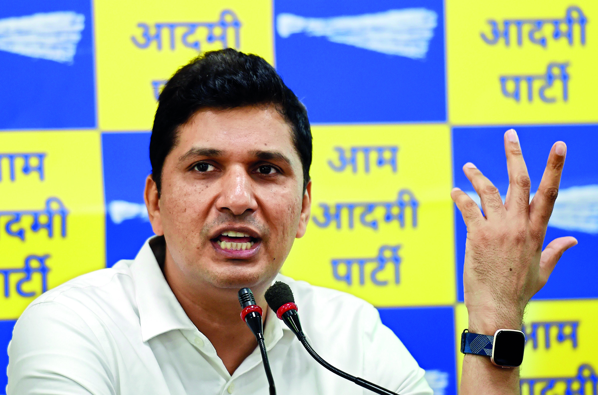 Delhi min reviews preparedness of govt hospitals to tackle dengue