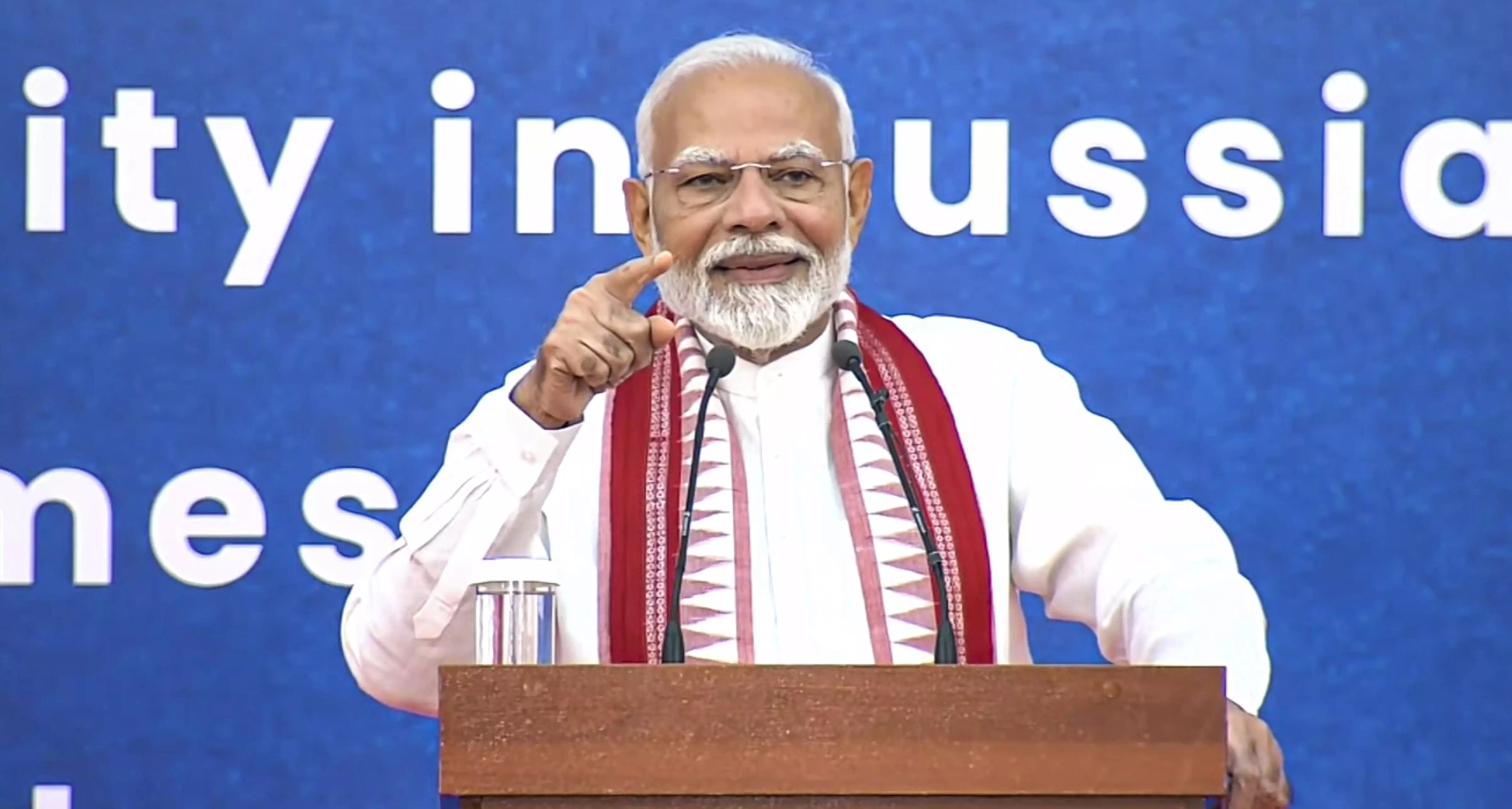 PM Modi describes Russia as Indias all-weather friend; hails Putins leadership PM Modi describes Russia as Indias all-weather friend; hails Putins leadership