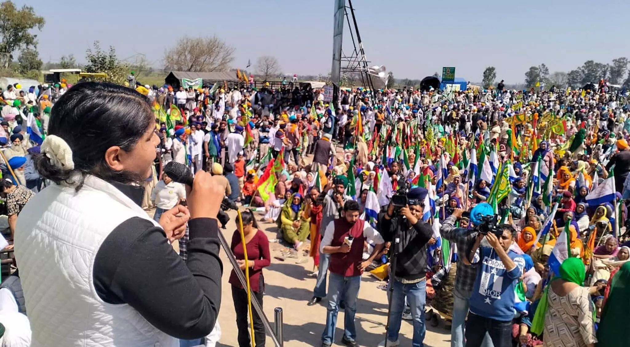HC asks Haryana to remove barricades at Shambhu border within seven days HC asks Haryana to remove barricades at Shambhu border within seven days