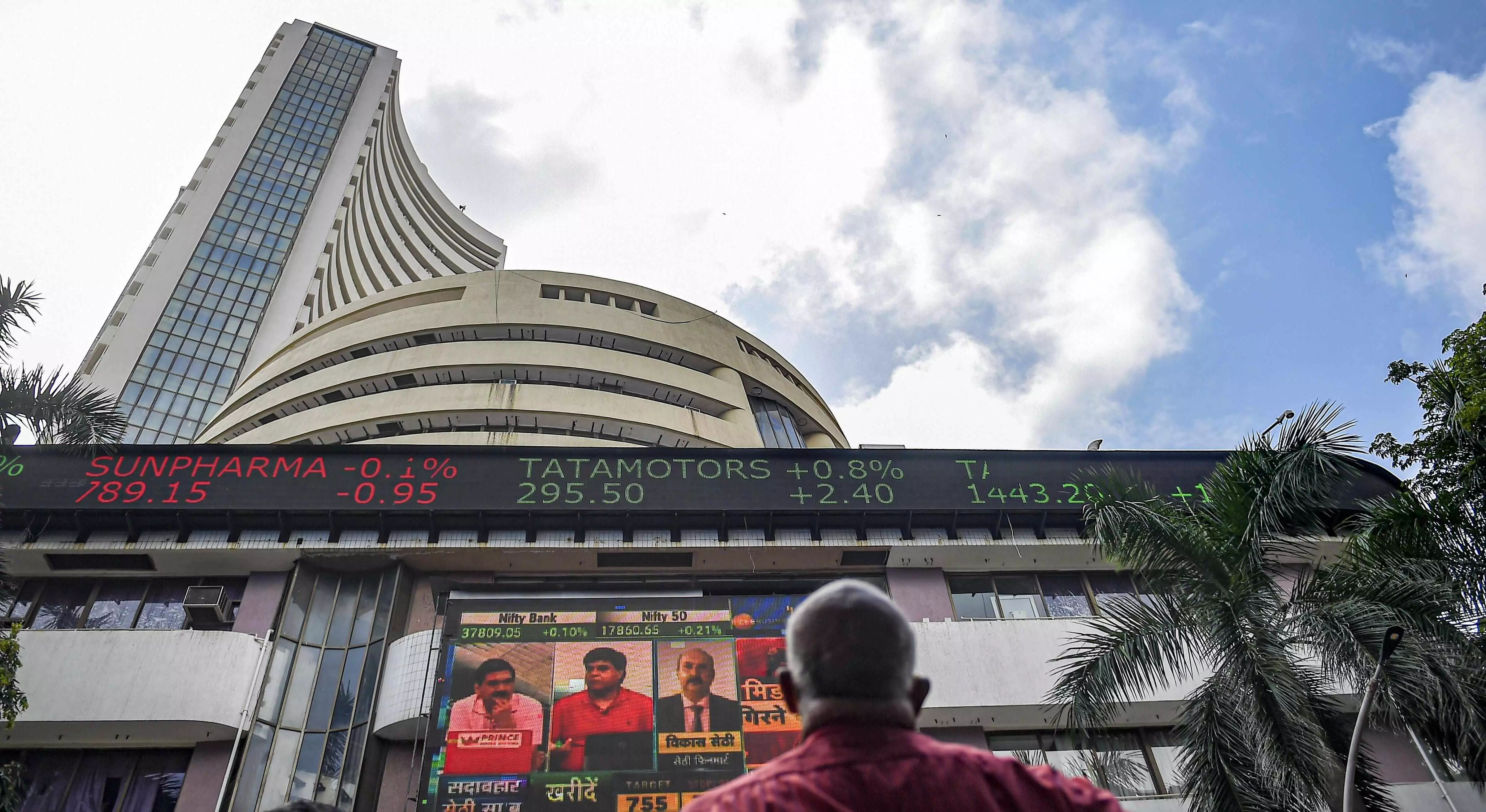 Markets sink below record levels; Sensex tanks over 400 pts on widespread profit booking