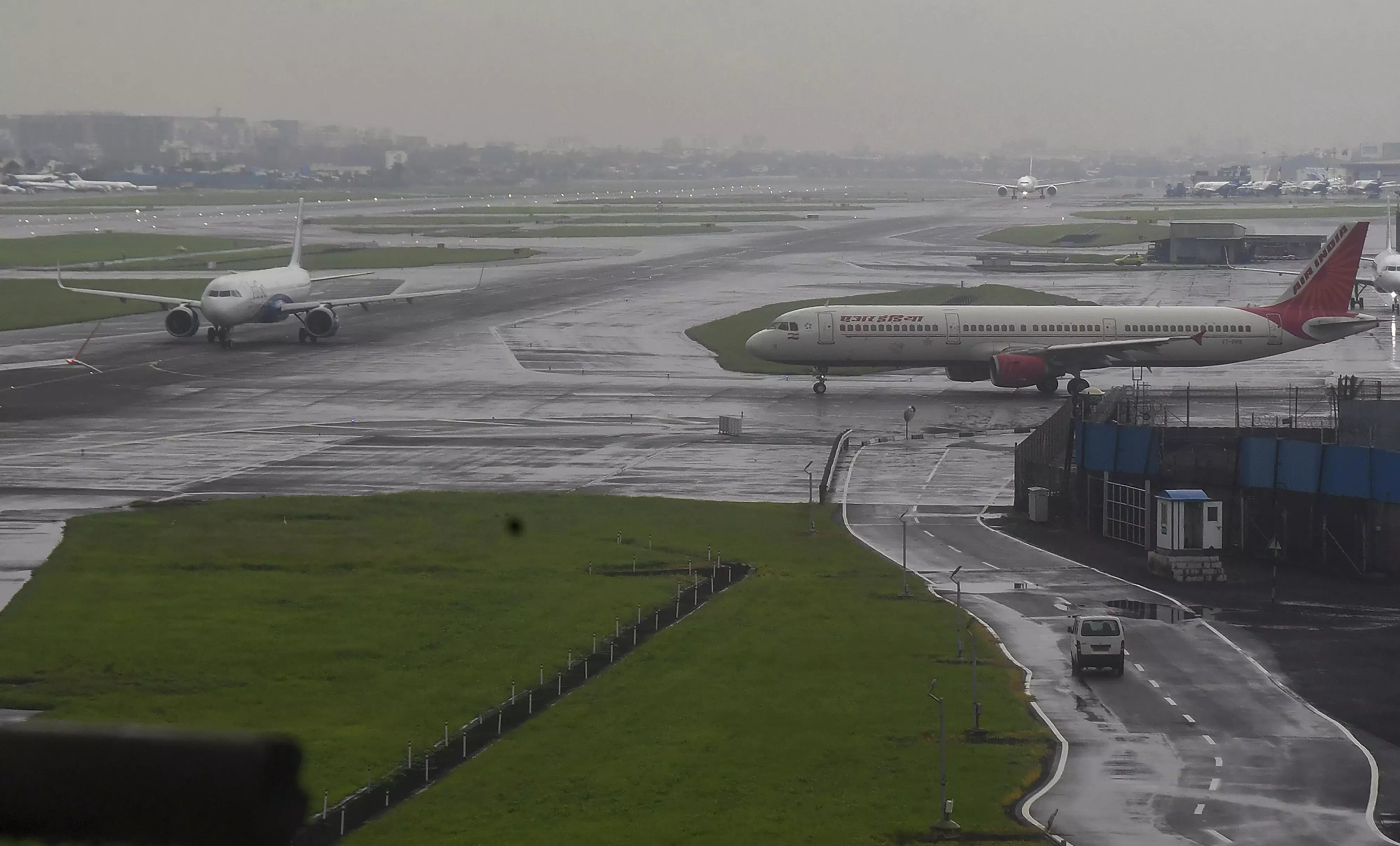 Navi Mumbai airport to be operational in March 2025, says MoS Mohol Navi Mumbai airport to be operational in March 2025, says MoS Mohol