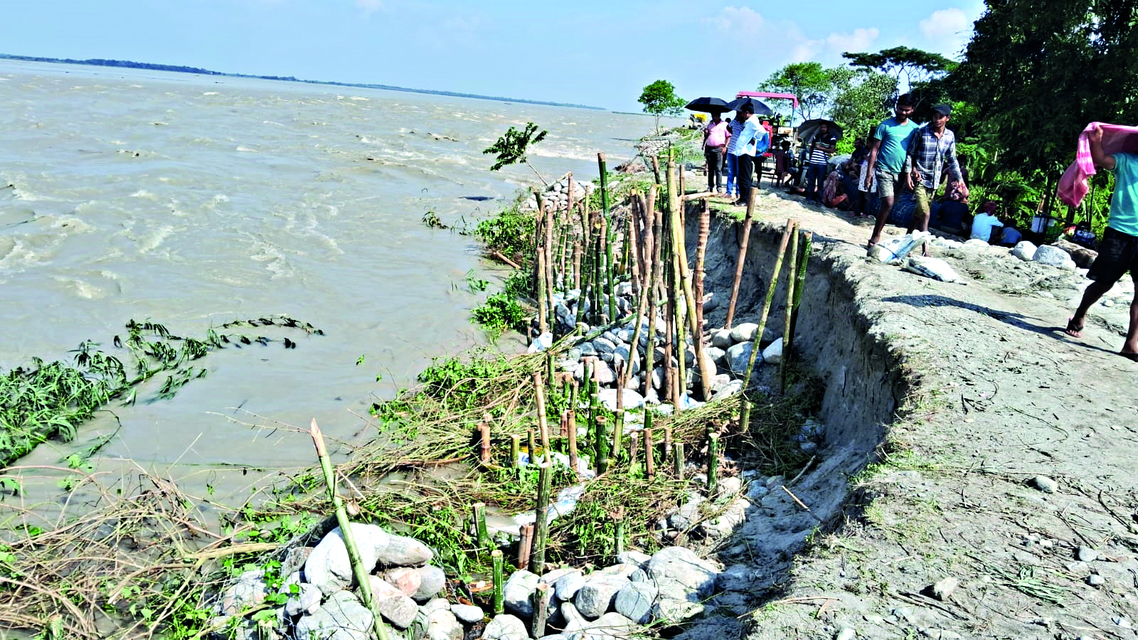 New problem: Teesta embankment collapse prompts urgent repairs