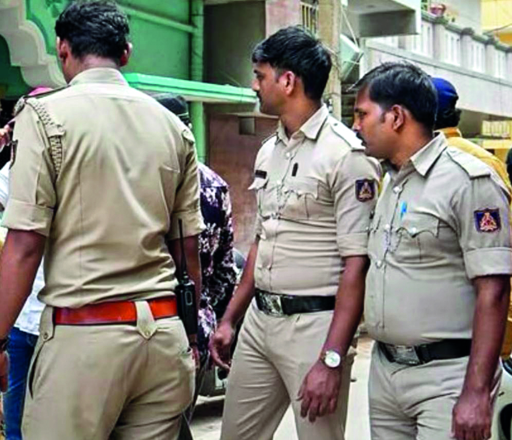 Woman executive ends life in Ghaziabad