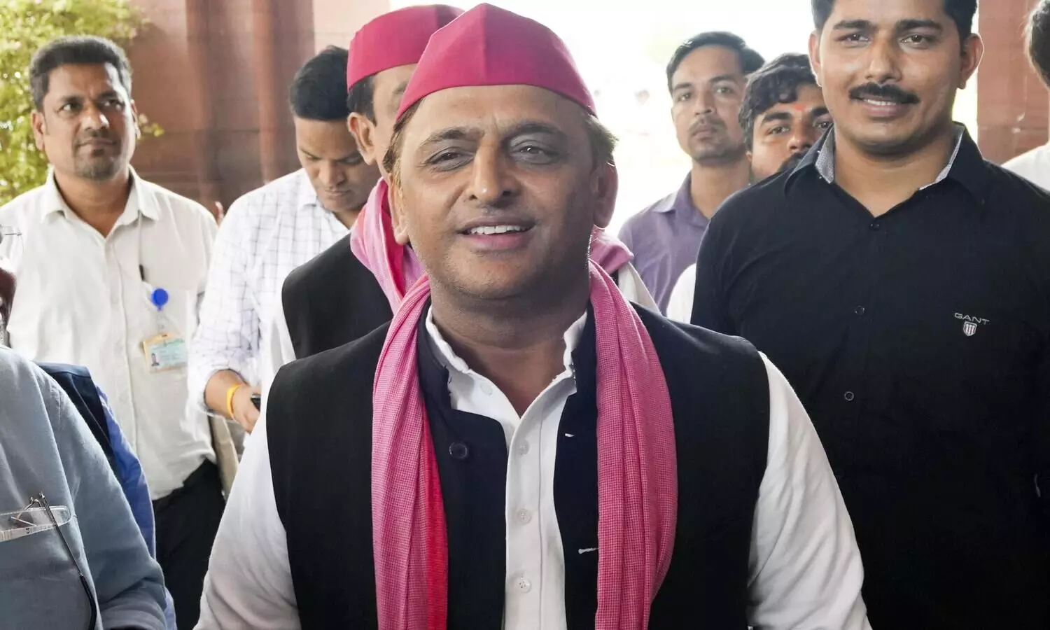 Bring 100 MLAs, form govt: Akhilesh Yadavs monsoon offer amid BJP rift speculation