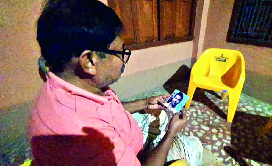 Case of mysterious disappearance of Balurghat College student resurfaces, father demands thorough probe Case of mysterious disappearance of Balurghat College student resurfaces, father demands thorough probe