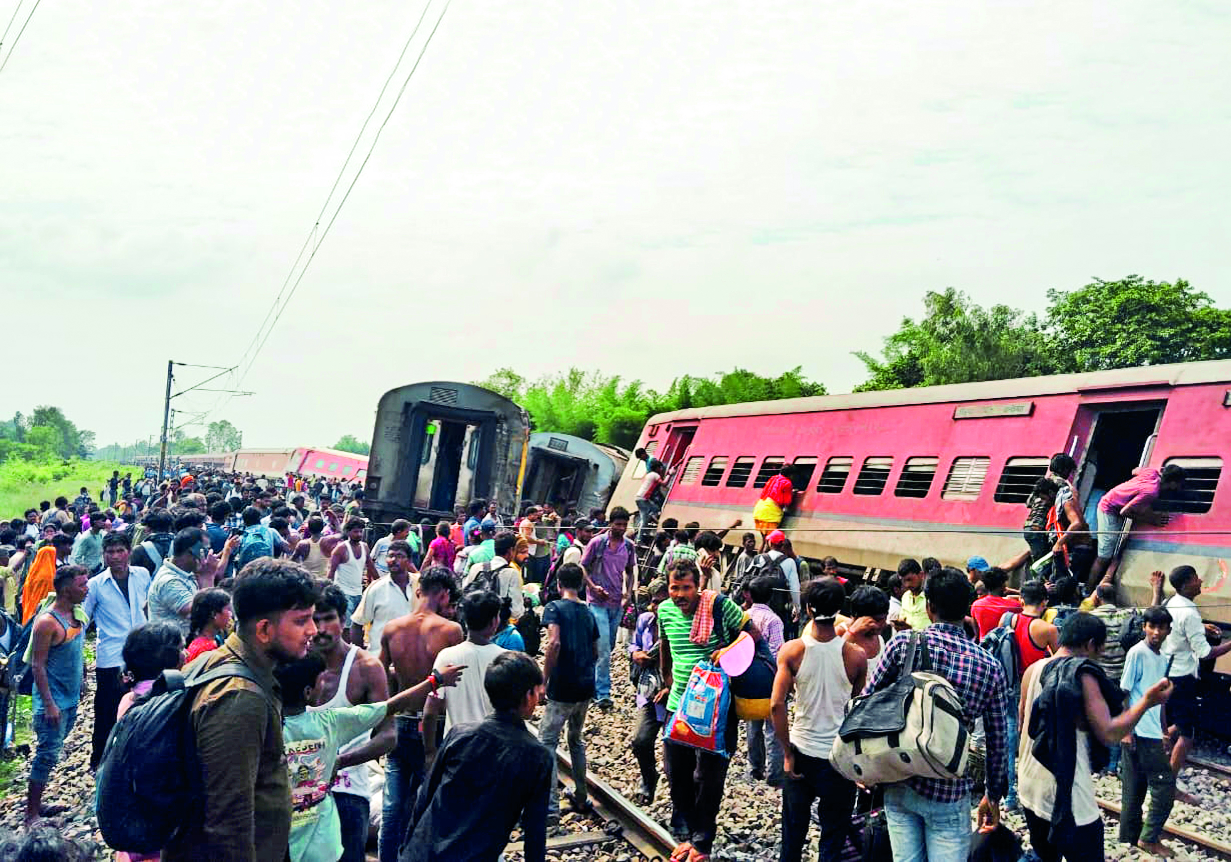 UP: Chandigarh-Dibrugarh Express derails in Gonda; 3 dead, 33 injured UP: Chandigarh-Dibrugarh Express derails in Gonda; 3 dead, 33 injured