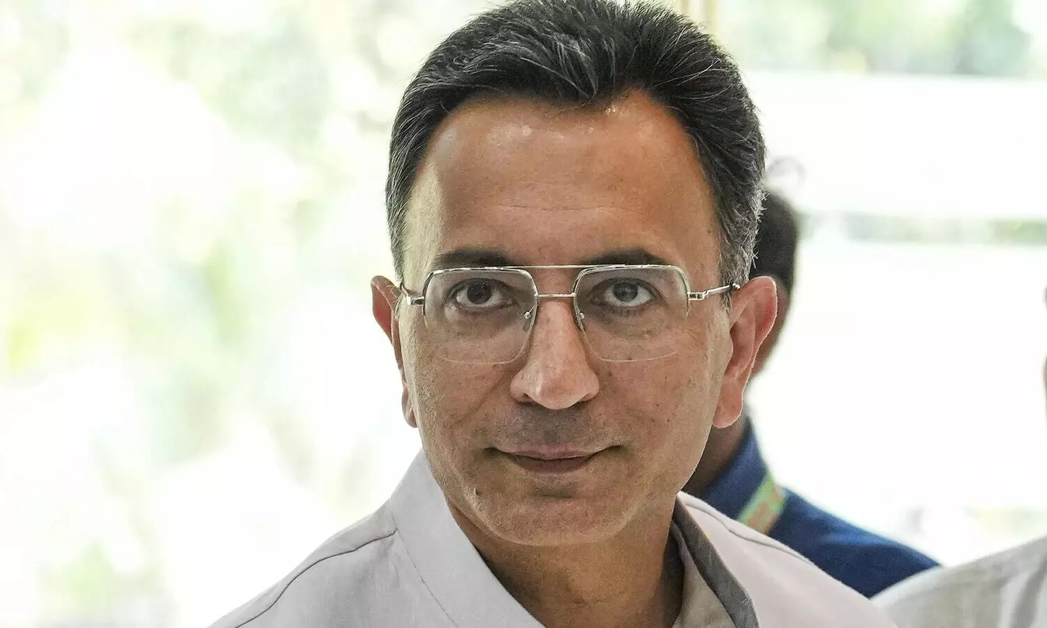 Union minister Jitin Prasada escapes unhurt as car damaged in collision
