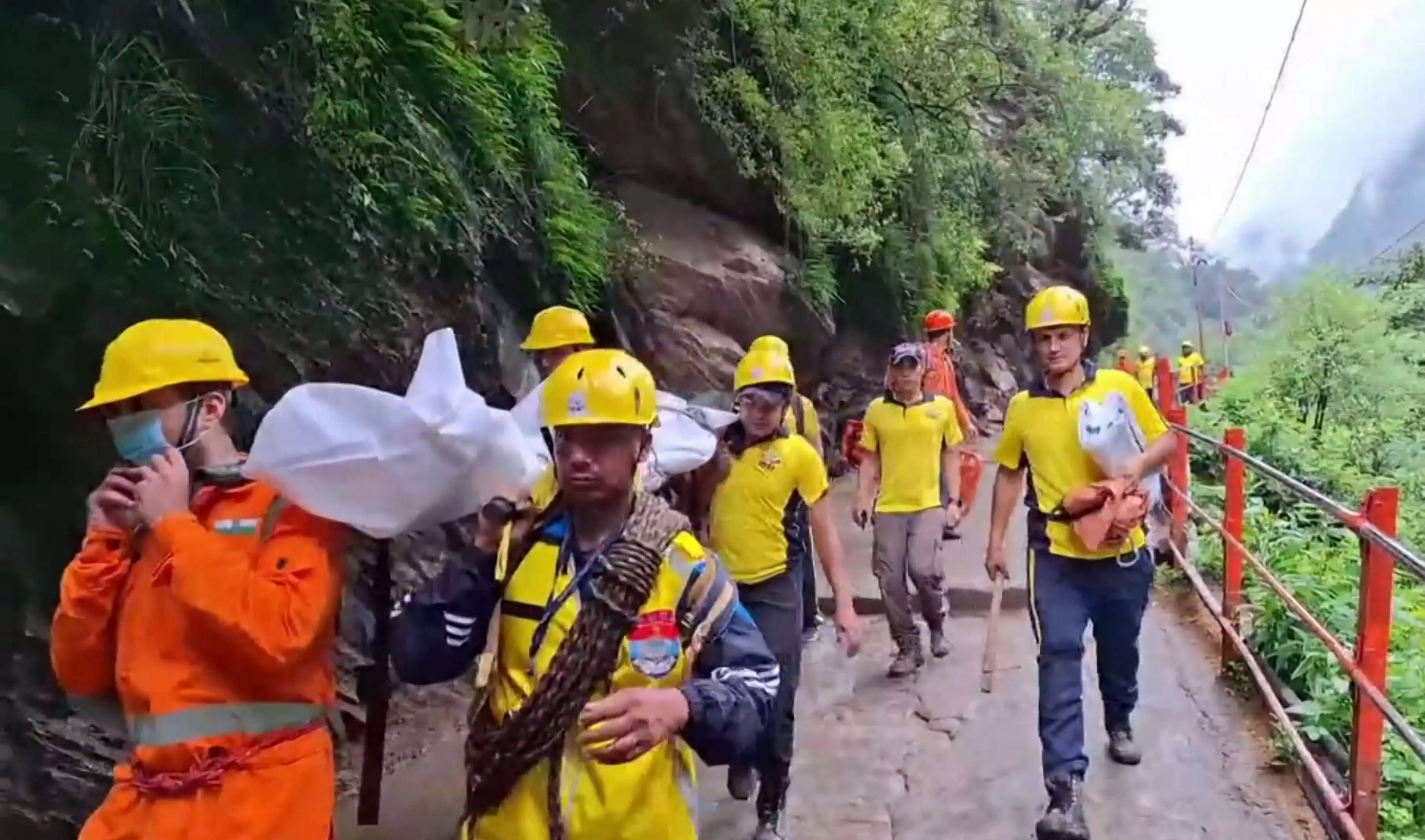 Ukhand: 3 killed, 8 injured in landslide on Kedarnath trekking route