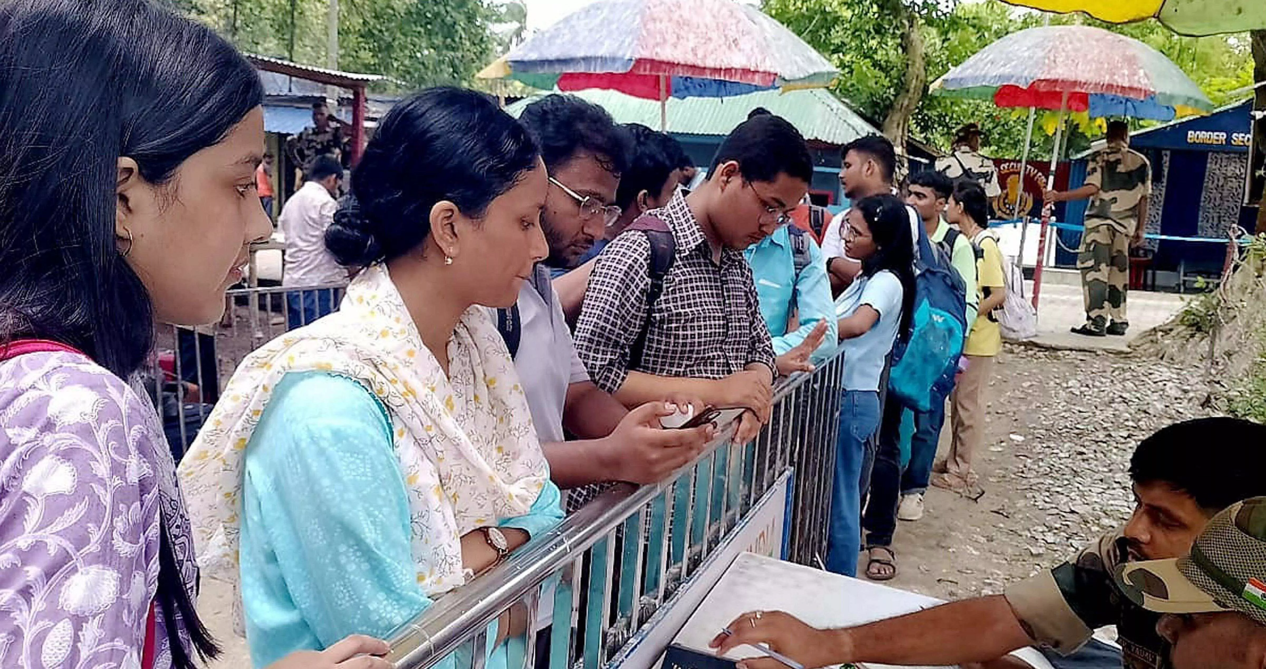 BSF opens special help desks to facilitate return of students from violence-hit Bangladesh