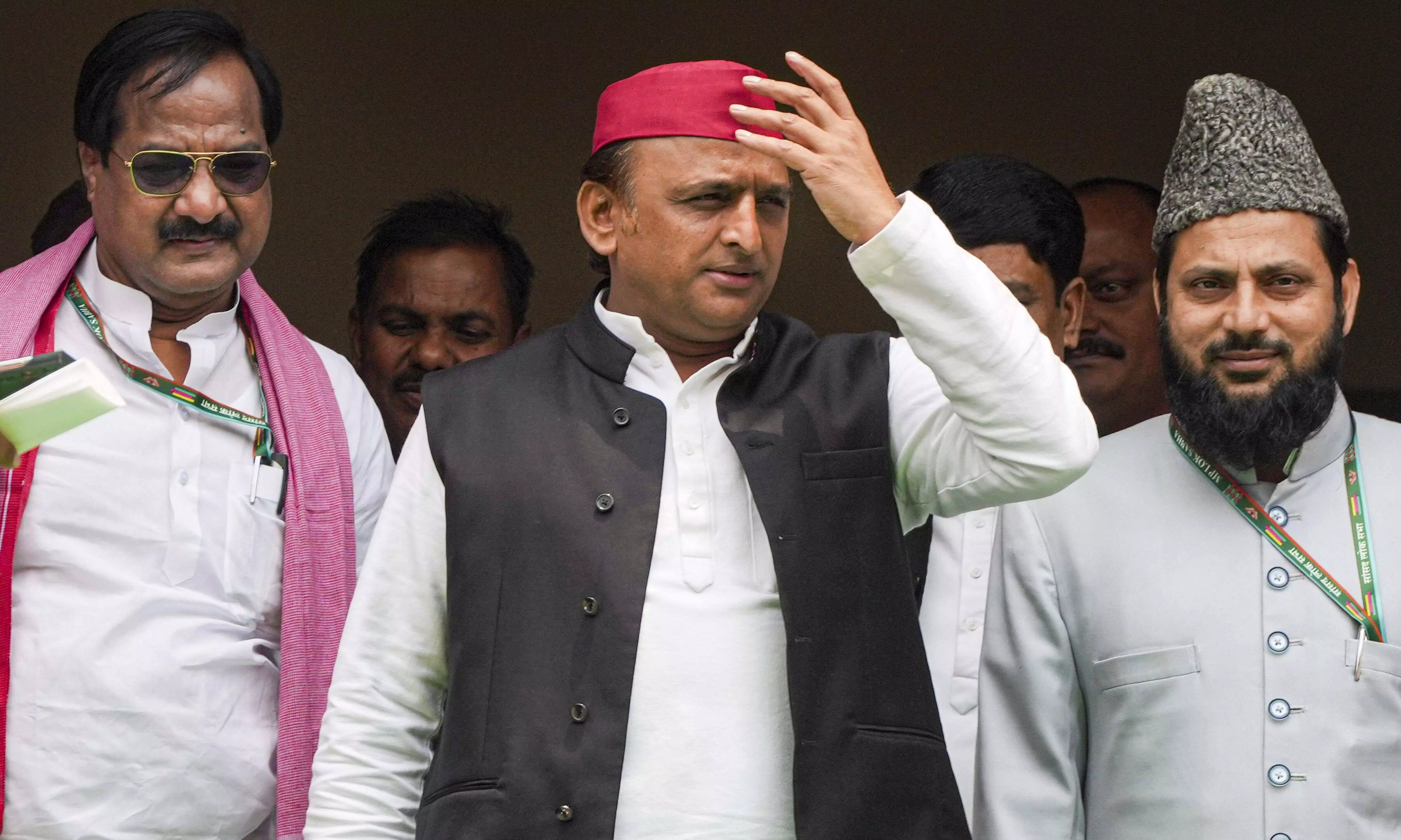 Budget ignores interests of youth, farmers: Akhilesh Yadav Budget ignores interests of youth, farmers: Akhilesh Yadav