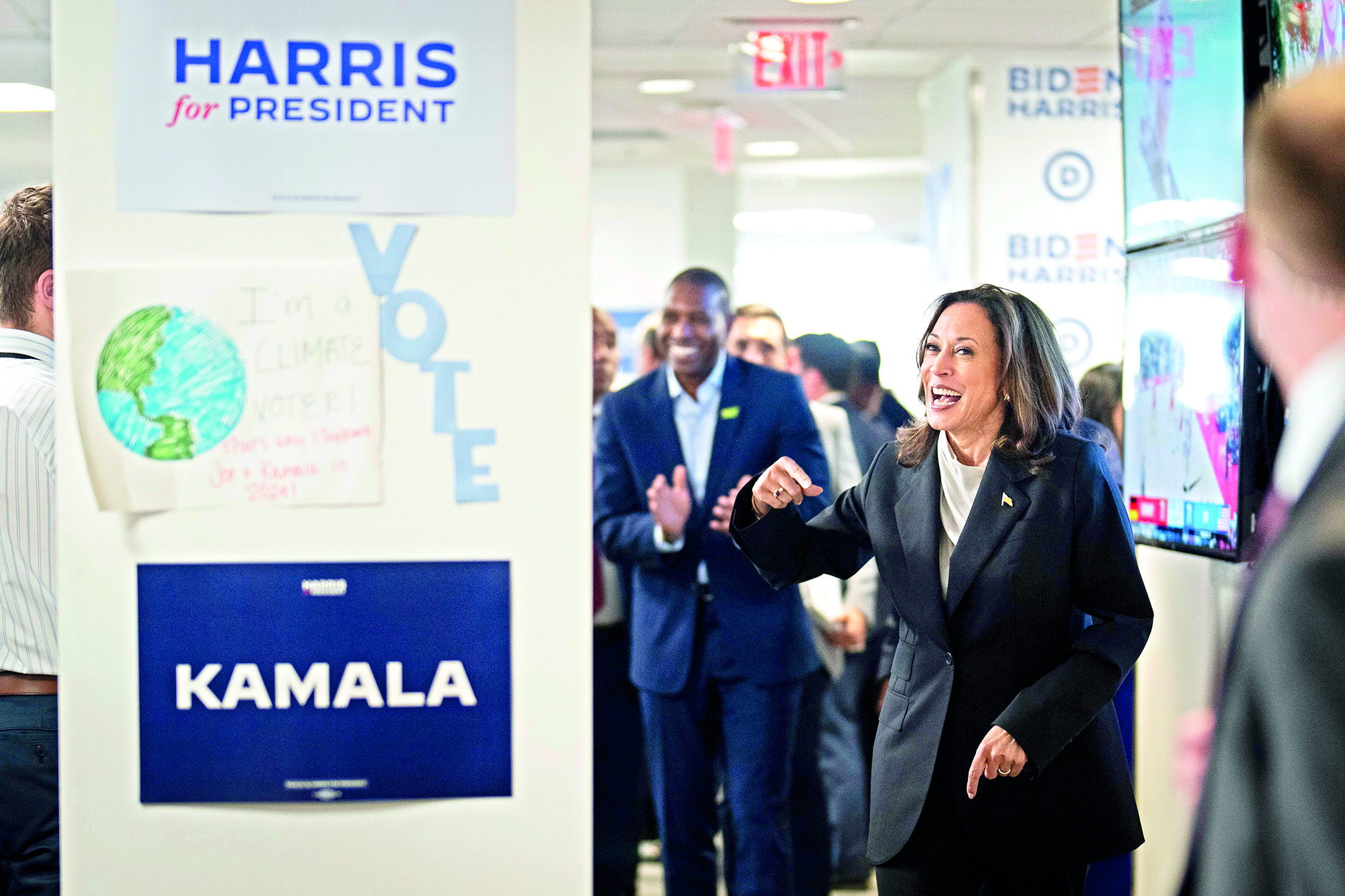 Kamala Harris wins enough support to clinch Democratic nomination Kamala Harris wins enough support to clinch Democratic nomination