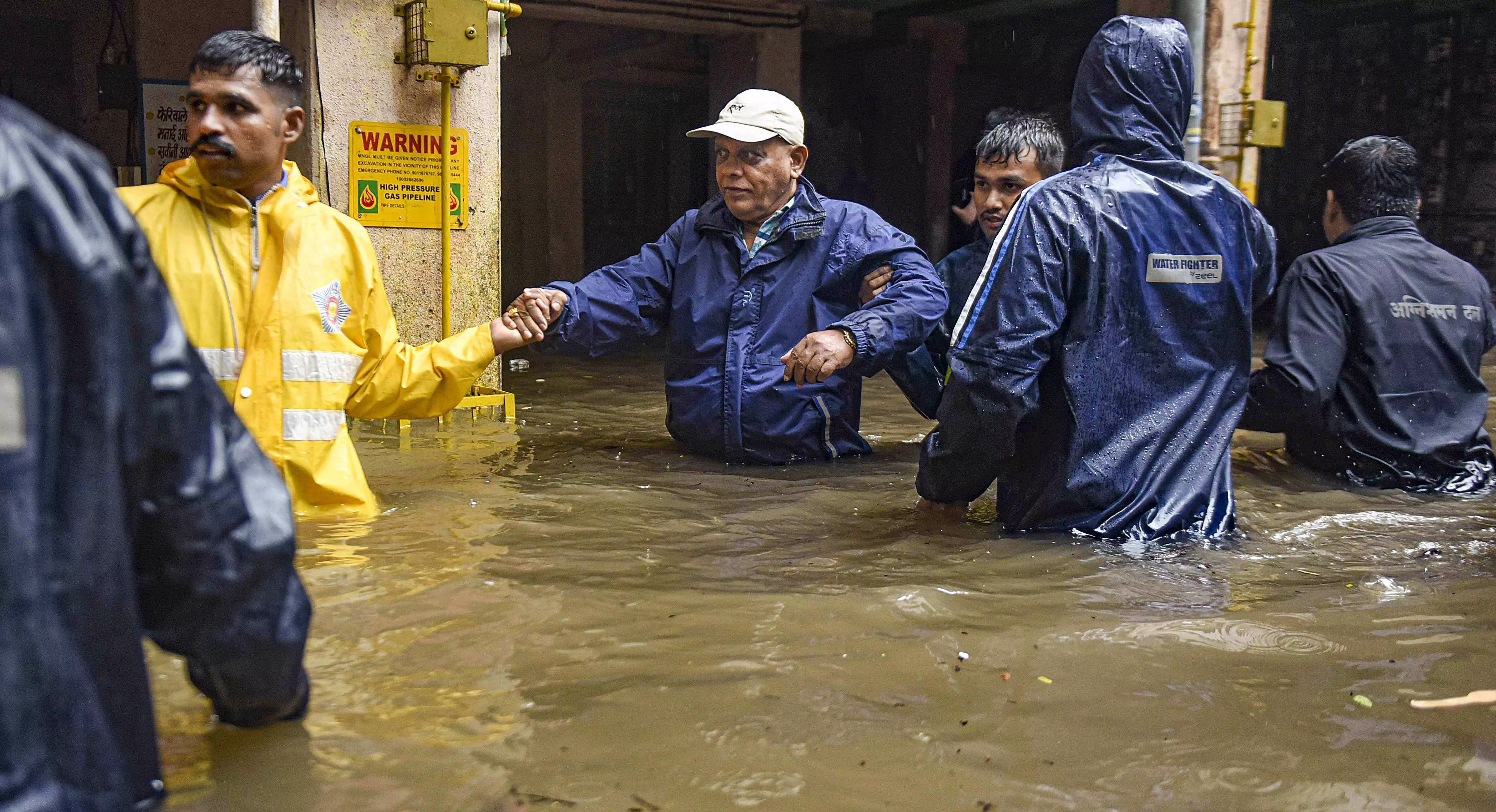 4 dead, 400 evacuated as Pune battles heavy rains and flooding 4 dead, 400 evacuated as Pune battles heavy rains and flooding