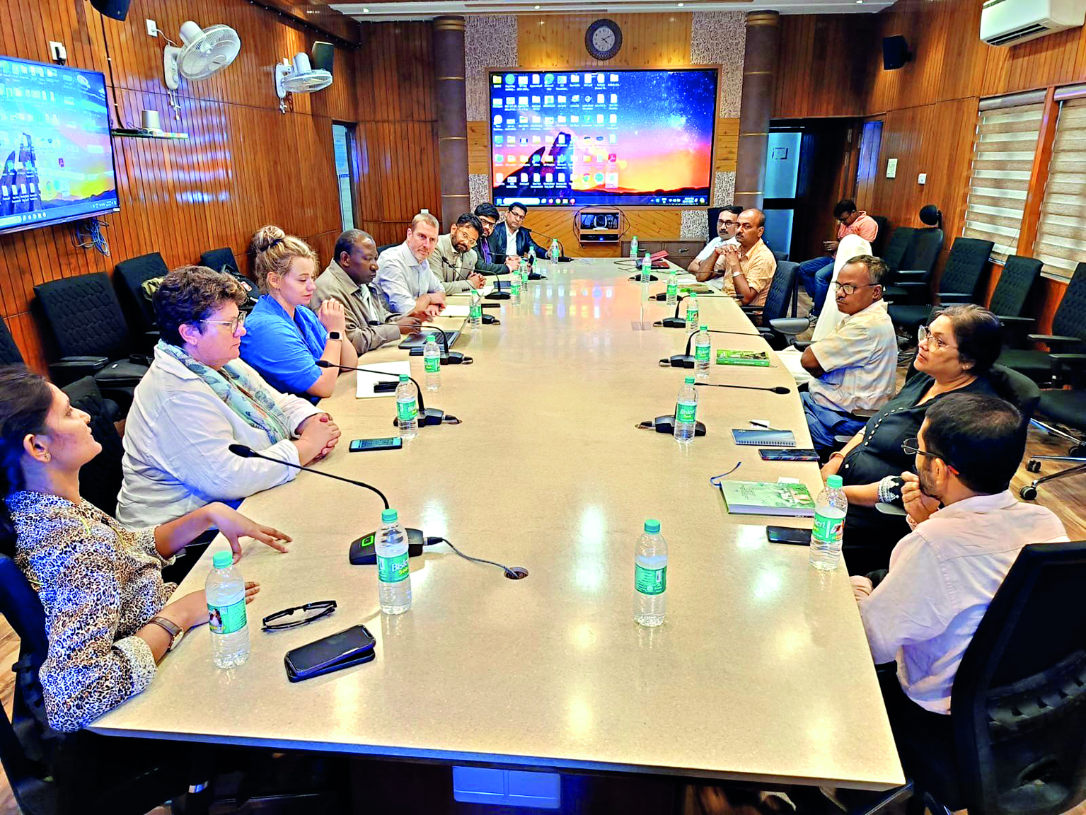 UK delegation of 15 innovative cos. visit city for improving ‘urban systems’