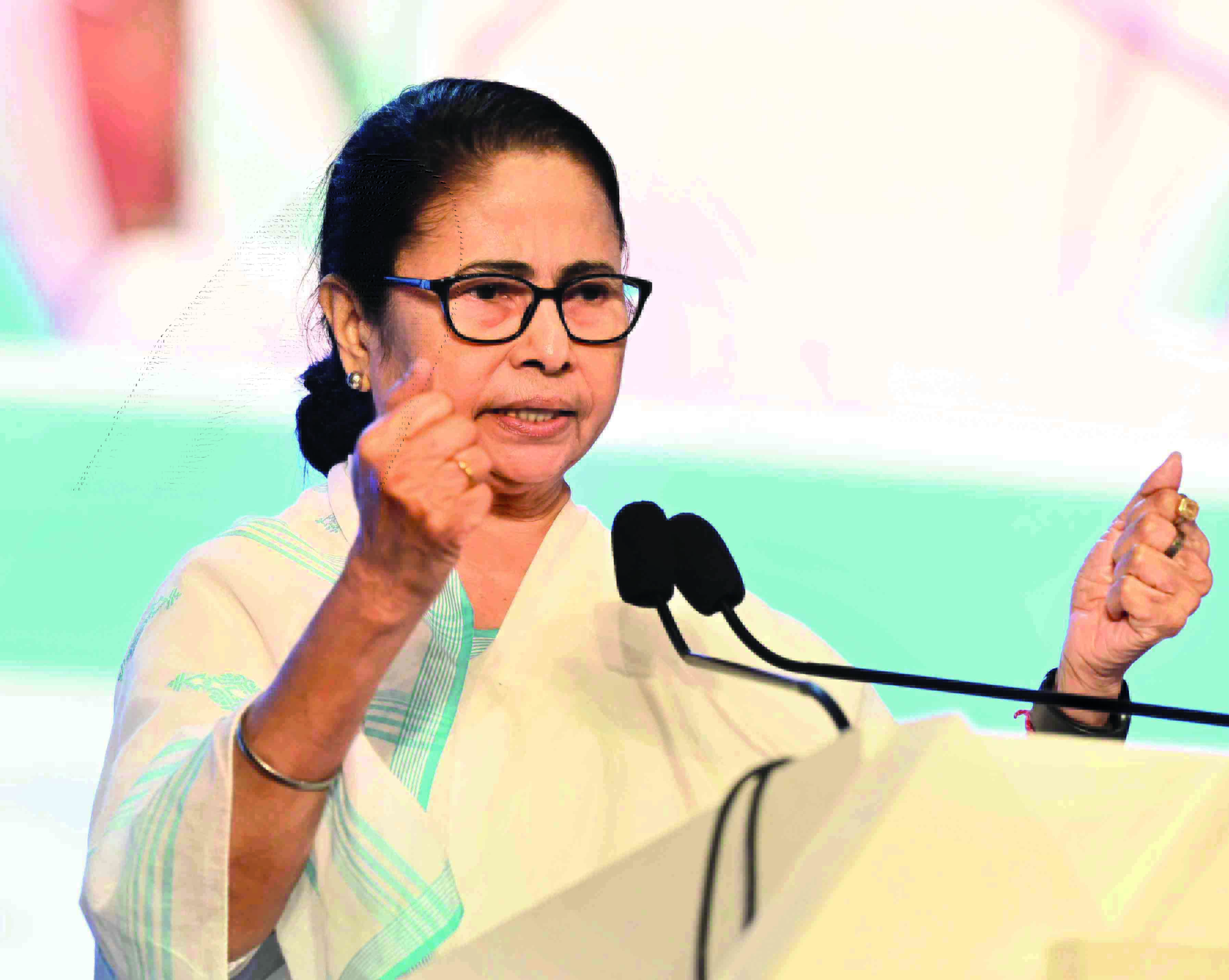 Mamata rebukes Cong CMs’ last-minute NITI meet boycott Mamata rebukes Cong CMs’ last-minute NITI meet boycott