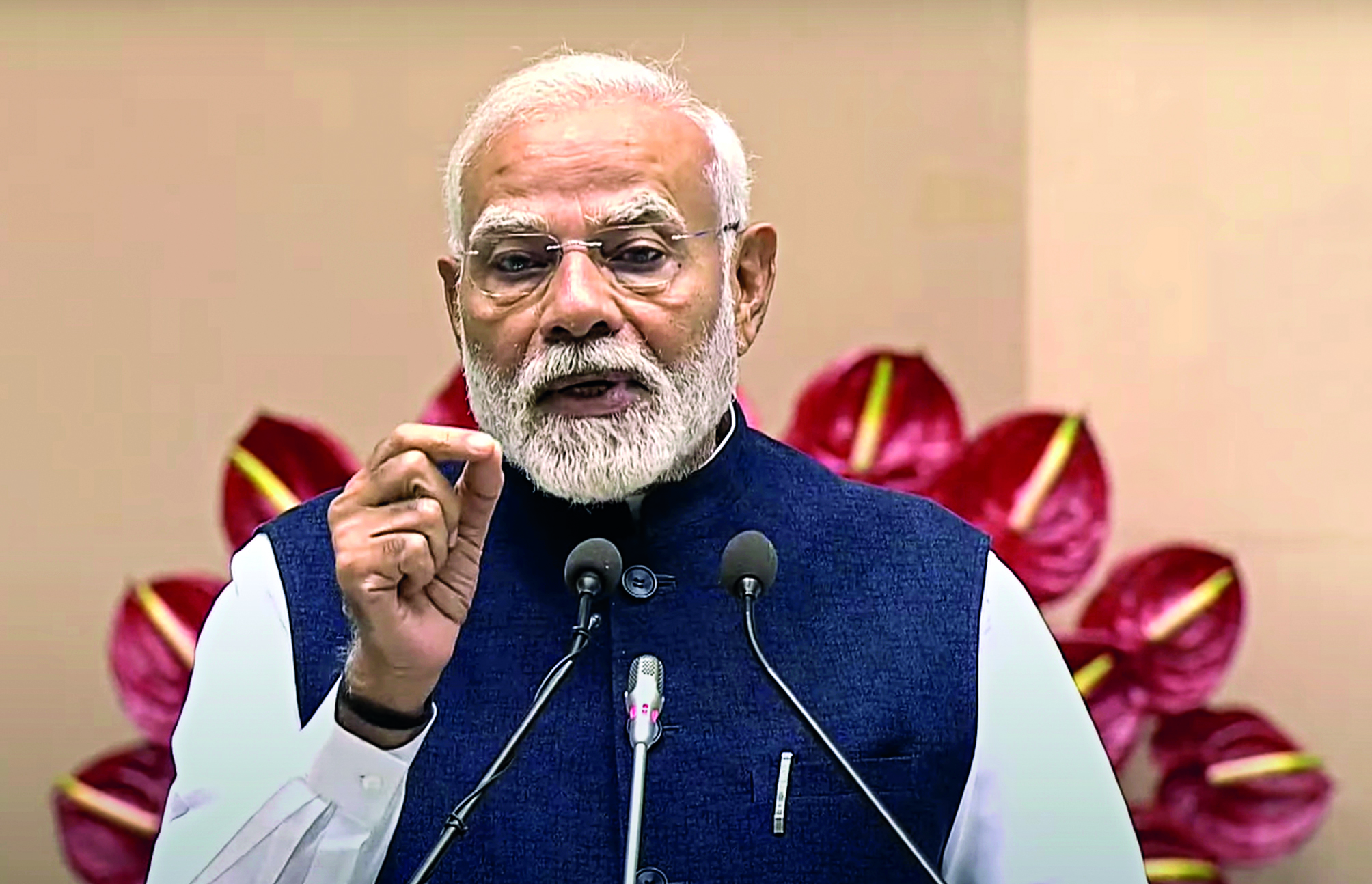 PM exhorts India Inc to seize golden opportunity PM exhorts India Inc to seize golden opportunity