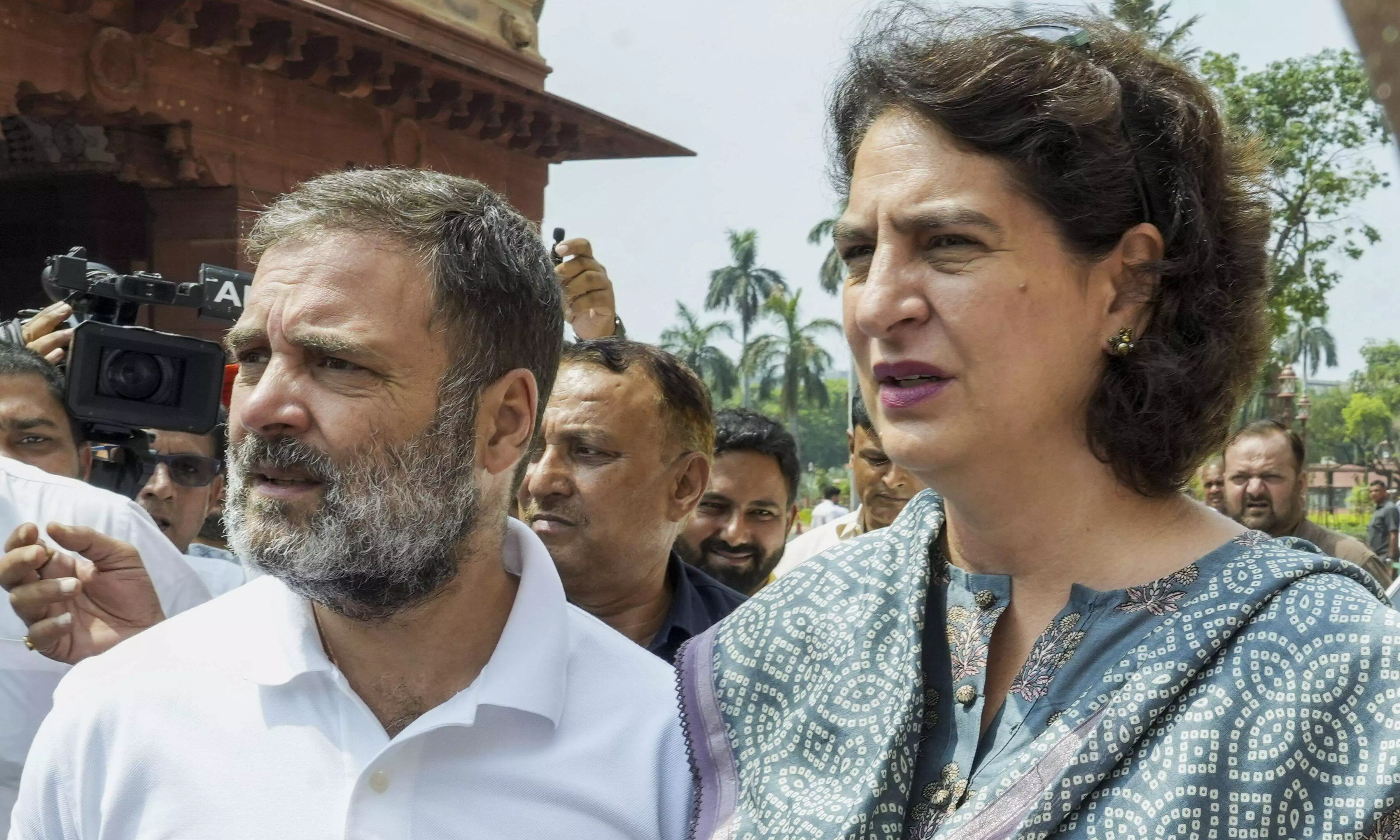Rahul, Priyanka to visit landslides-hit Wayanad on Thursday Rahul, Priyanka to visit landslides-hit Wayanad on Thursday