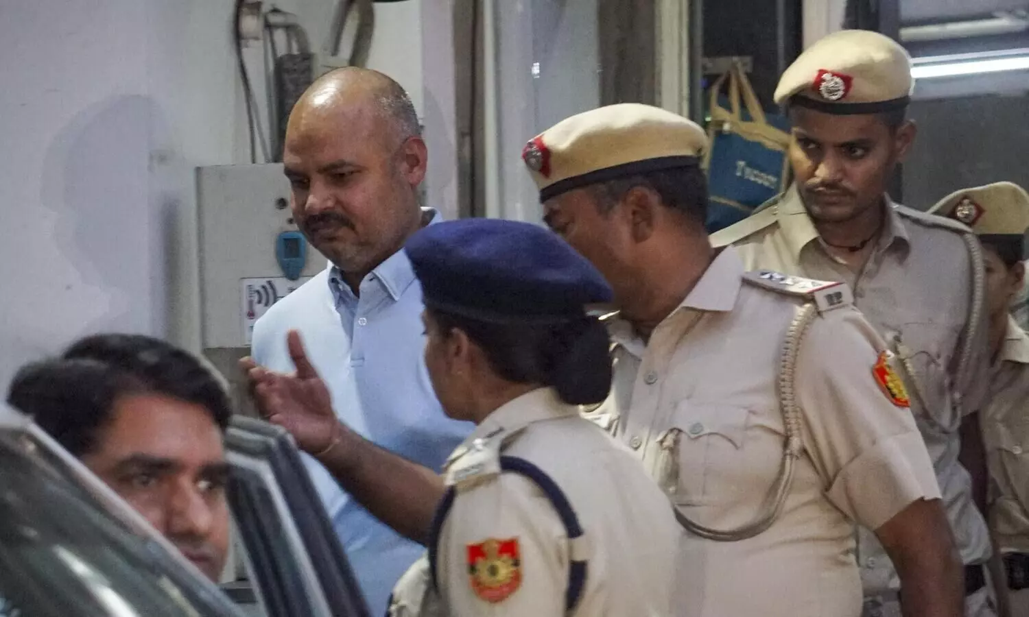 Maliwal assault: SC grills Kejriwal aide Bibhav Kumar, asks if goon entered CMs home