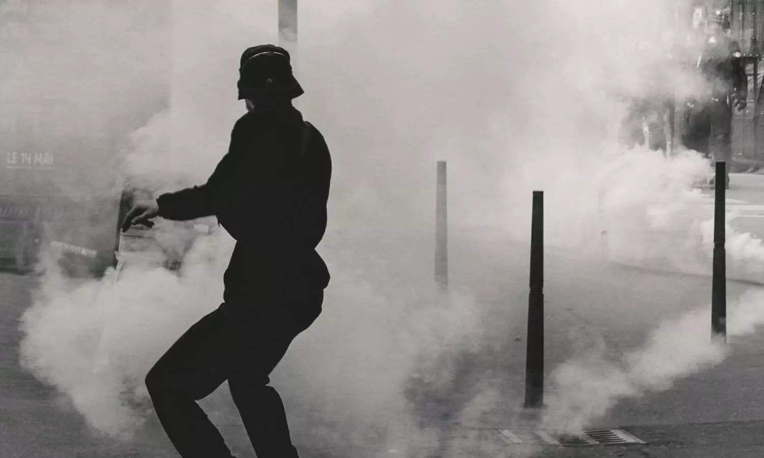 Clashes erupt after security forces fire tear gas shells to disperse crowd in Manipur Clashes erupt after security forces fire tear gas shells to disperse crowd in Manipur