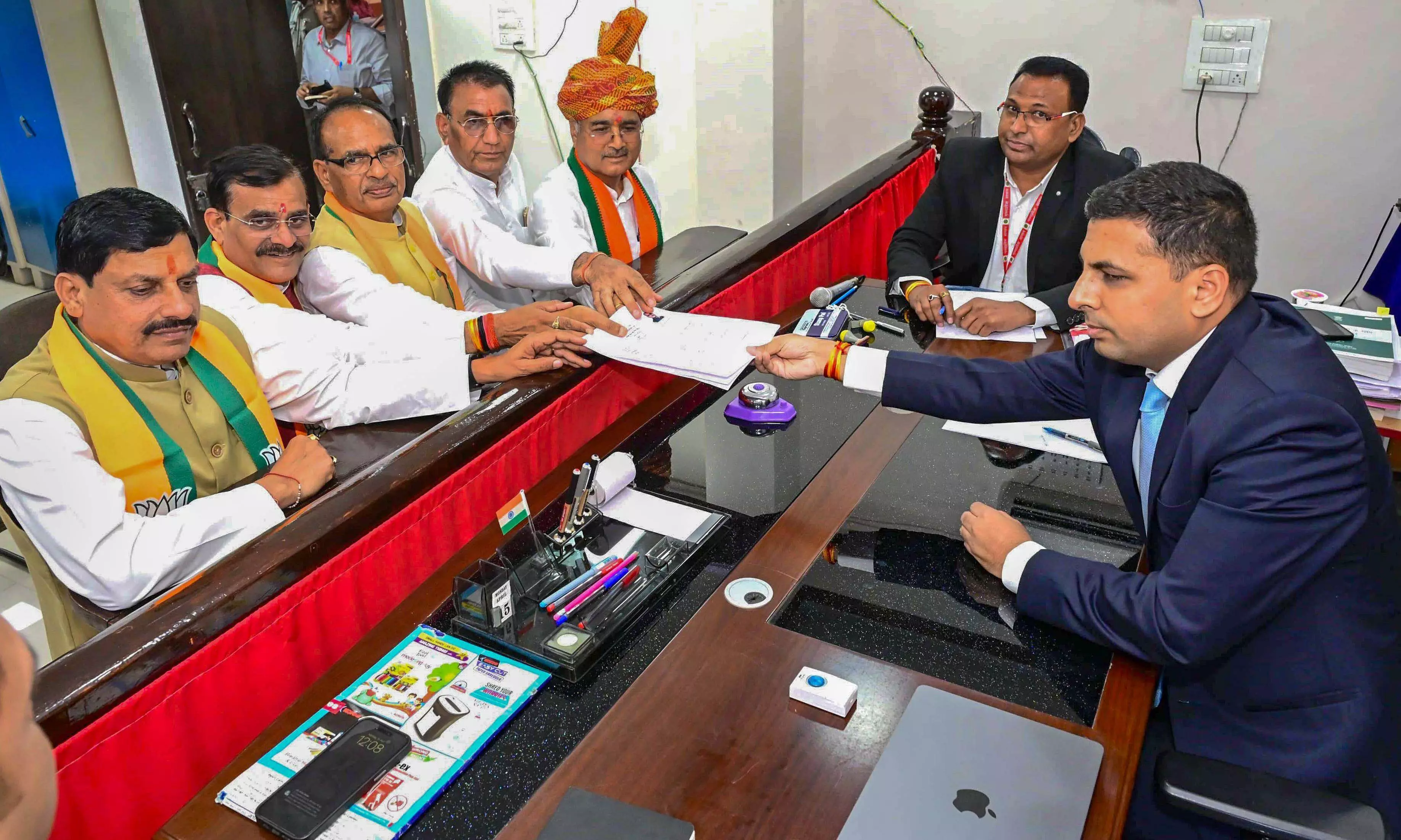 MP: Digvijaya Singh moves HC over EVM after poll defeat; notice issued