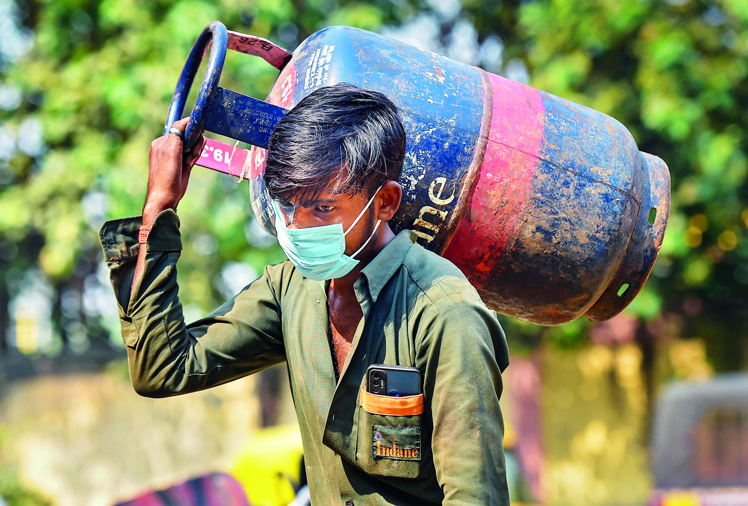 ATF price hiked 2%, commercial LPG up `6.5 per 19 kg cylinder