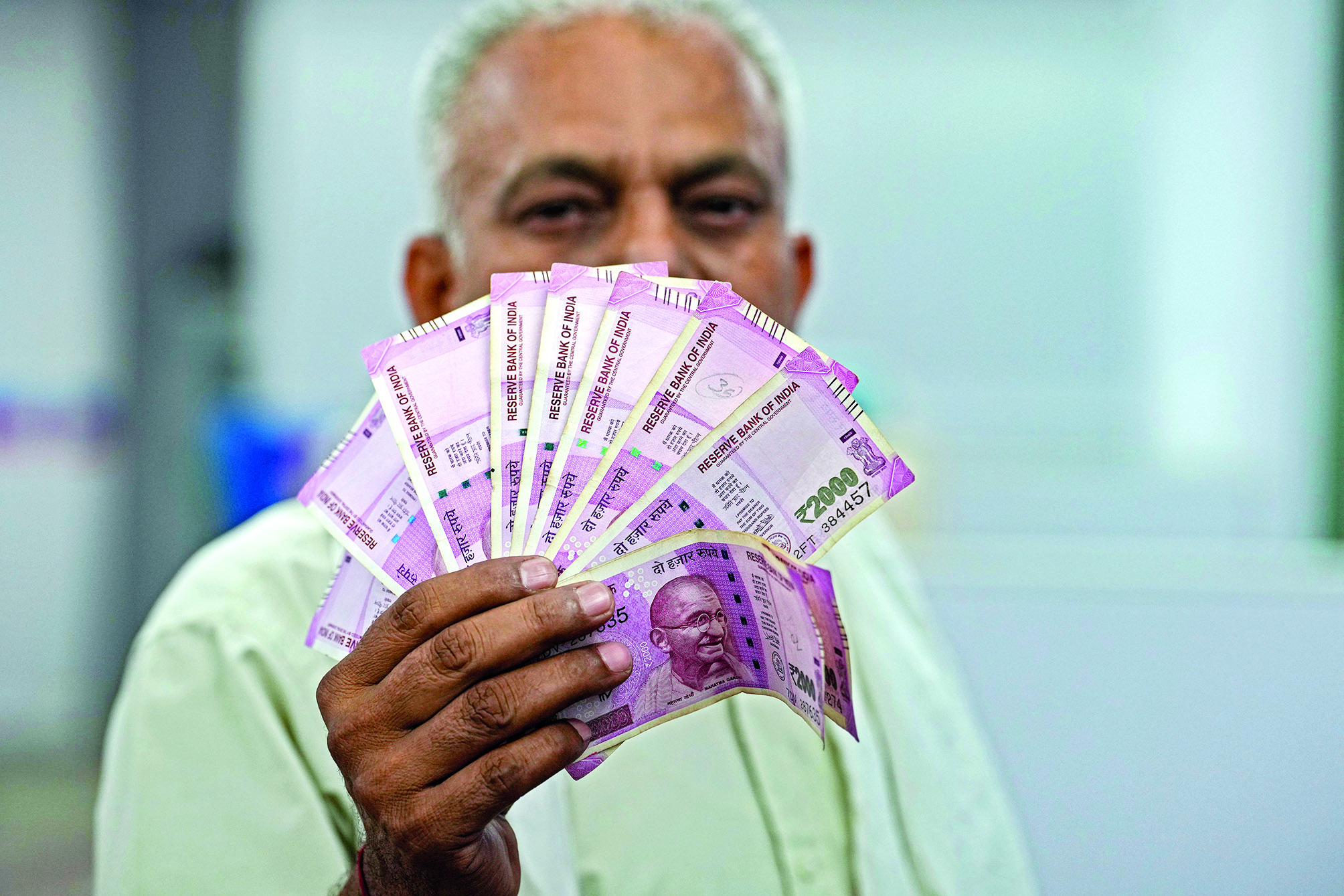 Rs 2000 banknotes: 97.92% returned, Rs 7,409 cr worth notes still with public Rs 2000 banknotes: 97.92% returned, Rs 7,409 cr worth notes still with public