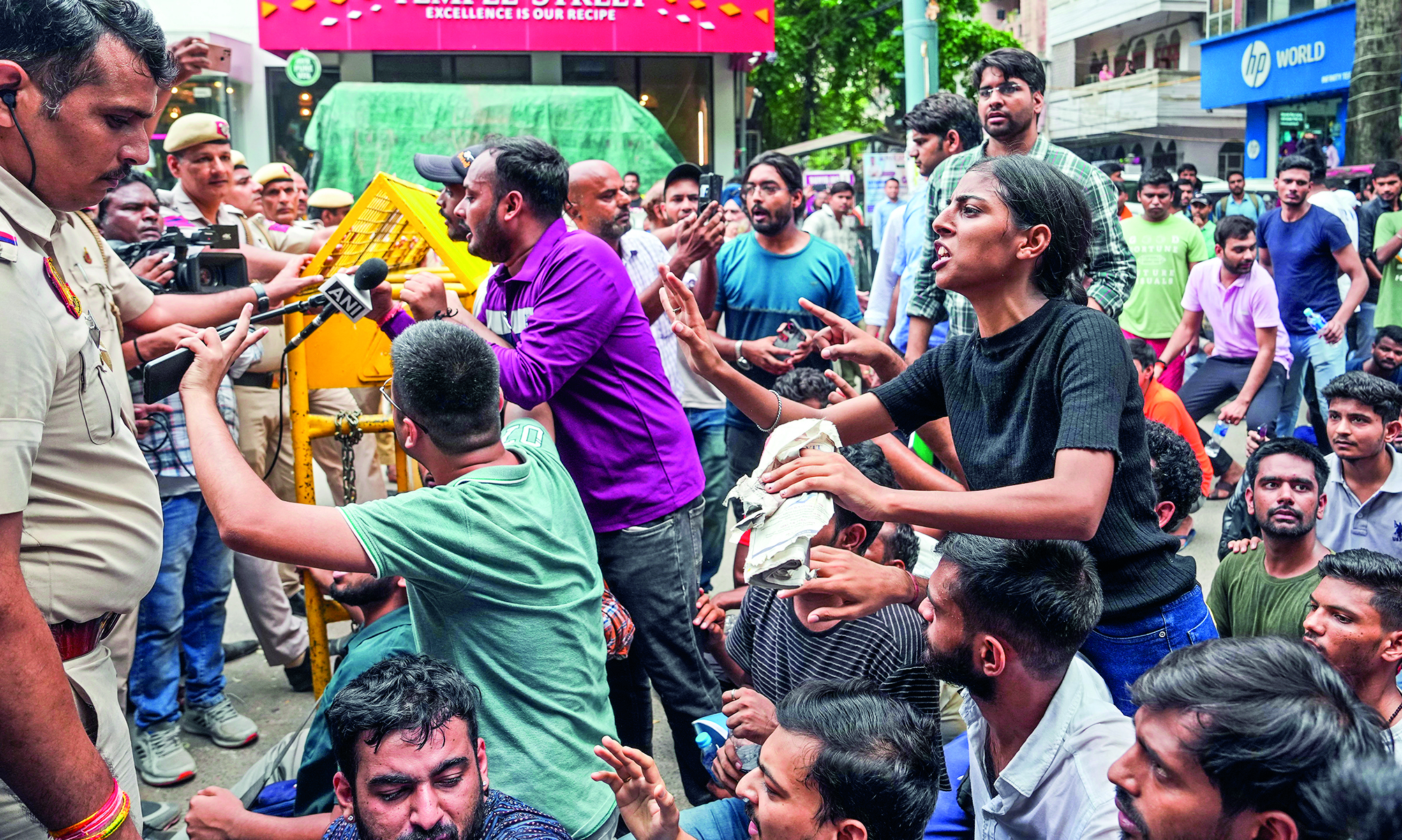 Civil services aspirants continue protest for 5th day